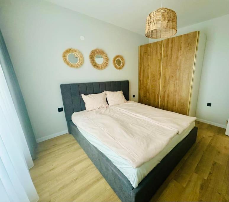 Modern family apartment near the beach, free parking