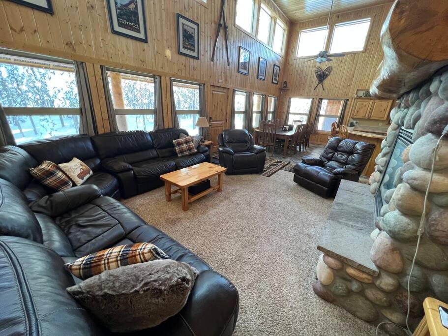 Mountain Life Cabin- 20 Miles to Yellowstone view 3