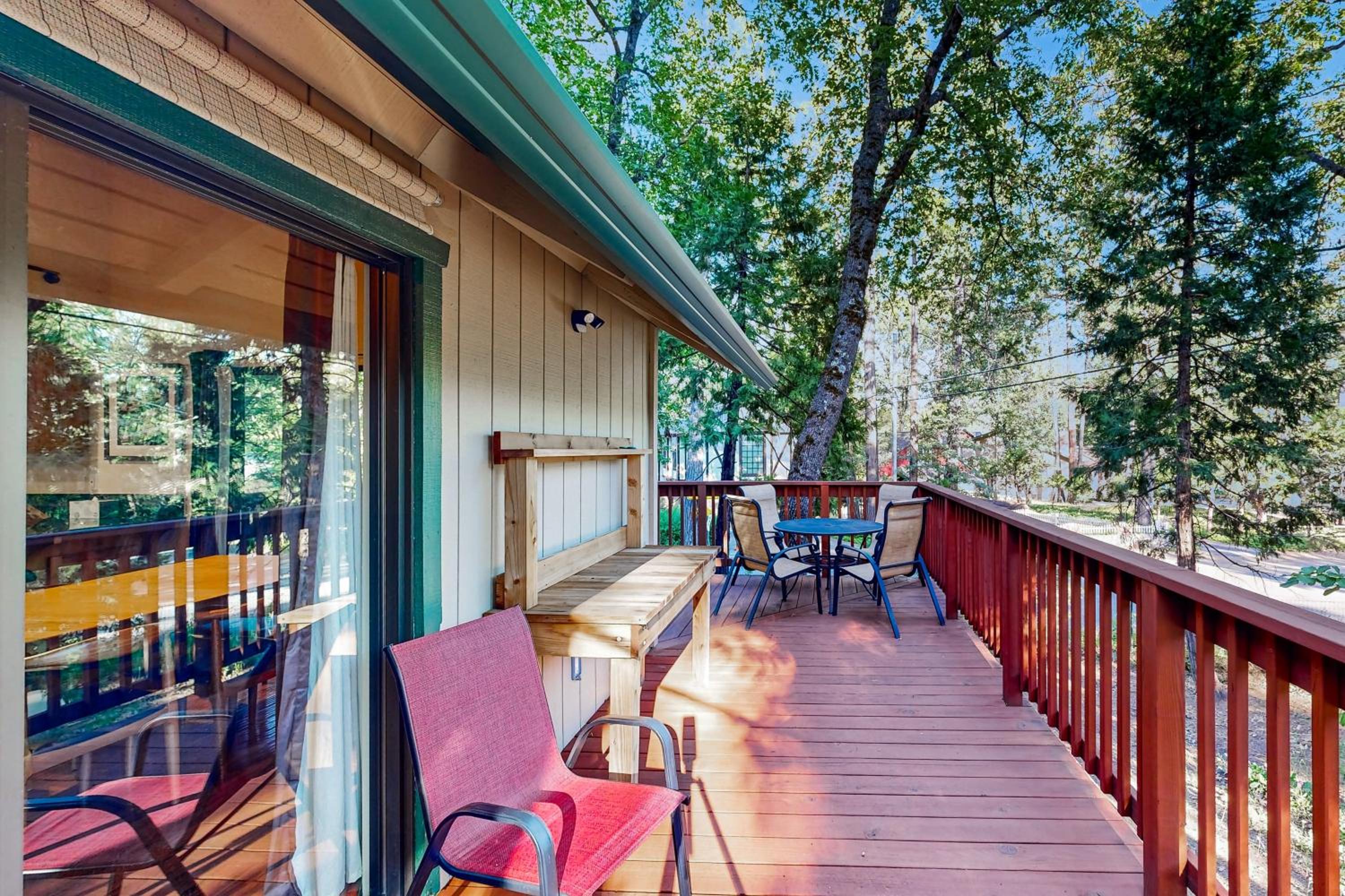 Walk to Golf and Restaurants Serene Twain Harte Gem