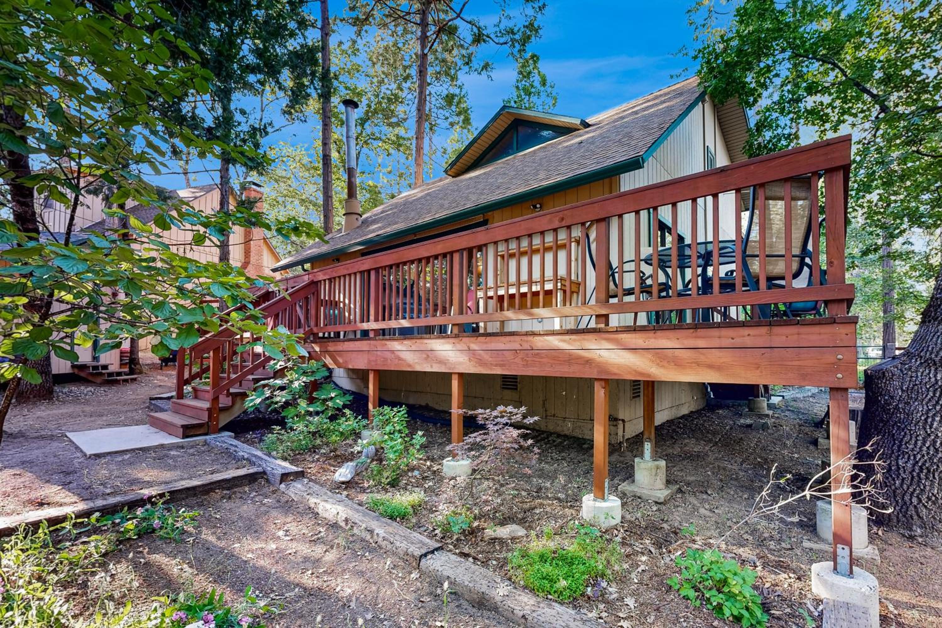 Walk to Golf and Restaurants Serene Twain Harte Gem