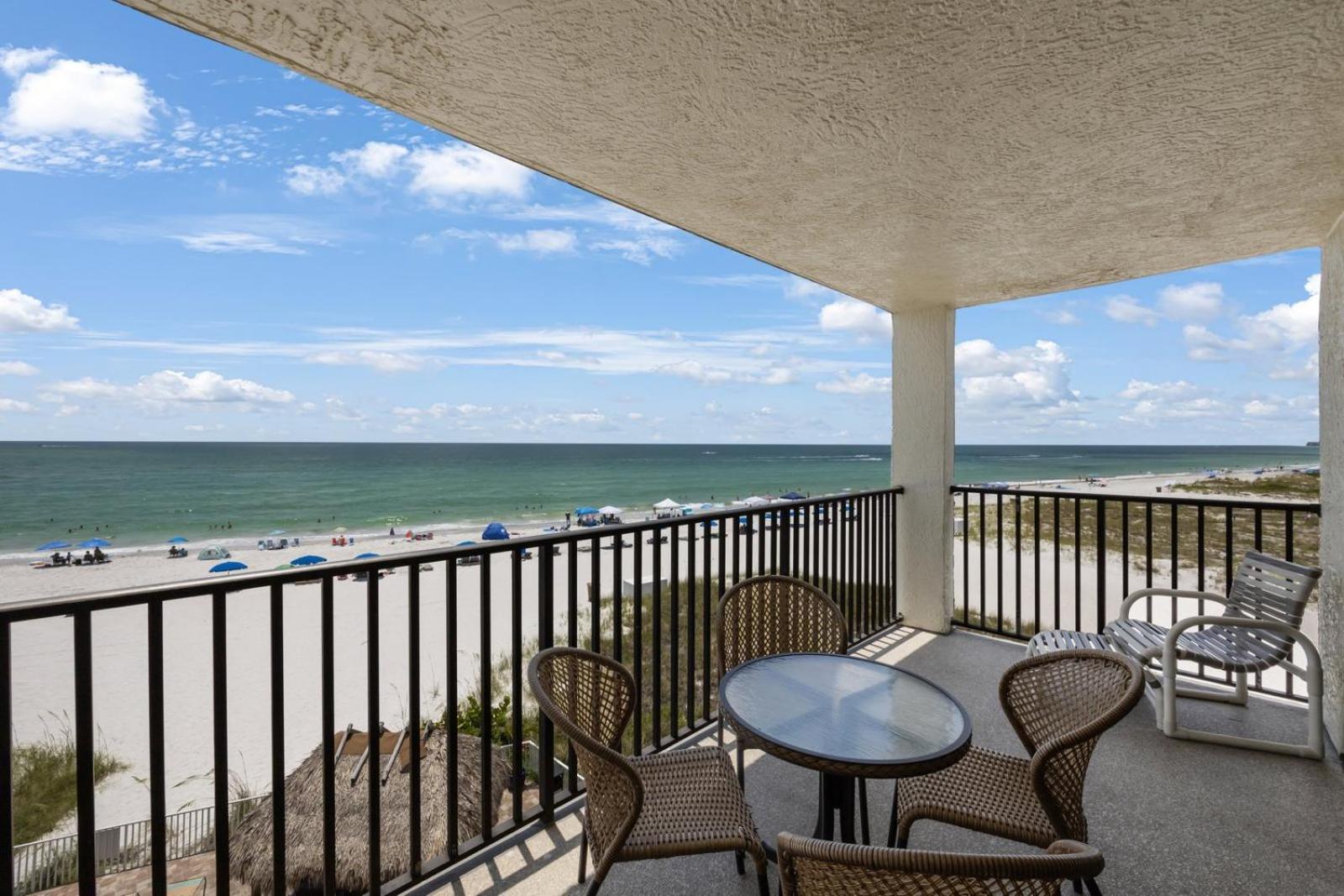 Direct Beachfront 1b 1b Corner - Sandy Shores #305