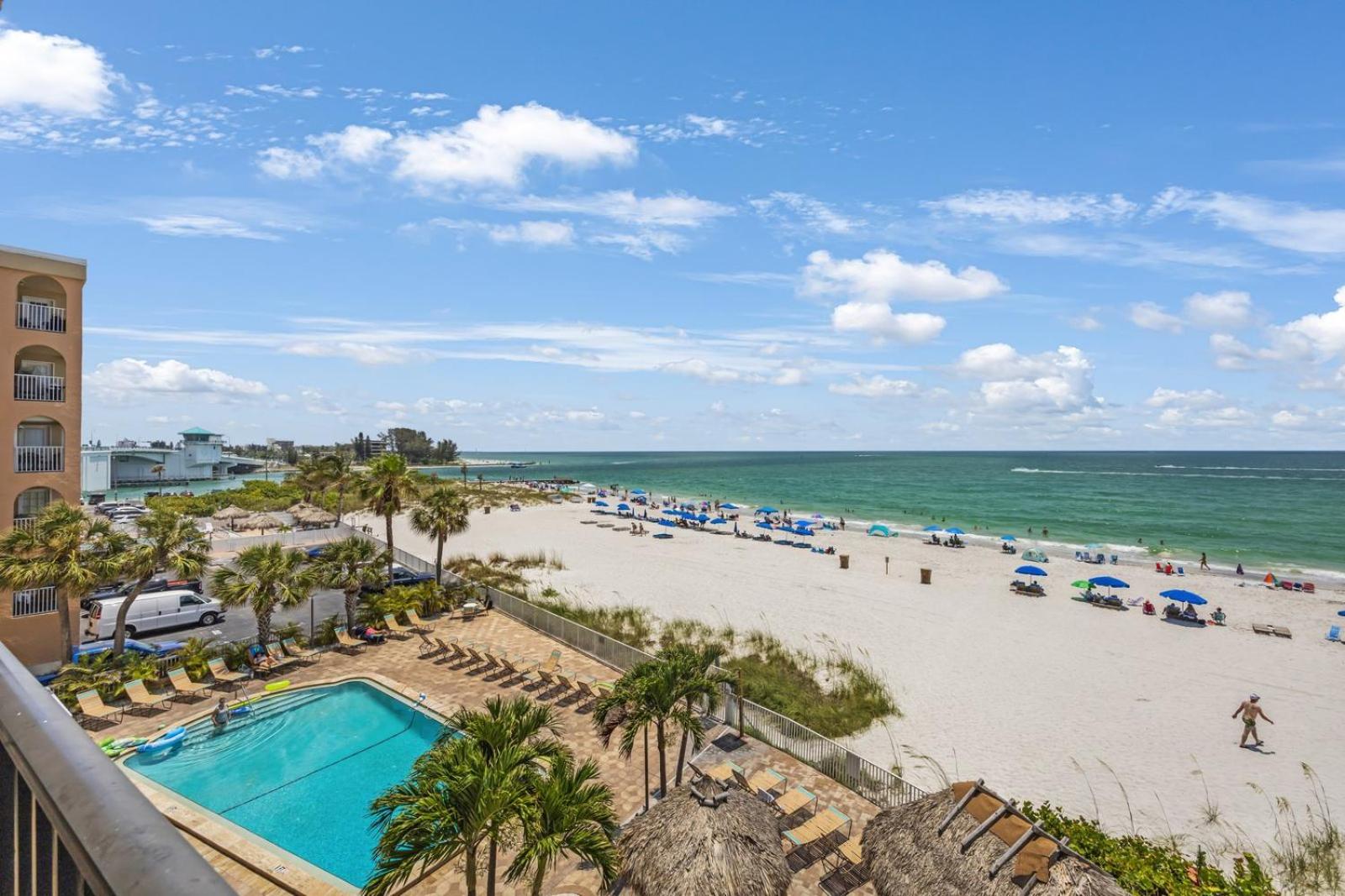 Direct Beachfront 1b 1b Corner - Sandy Shores #305