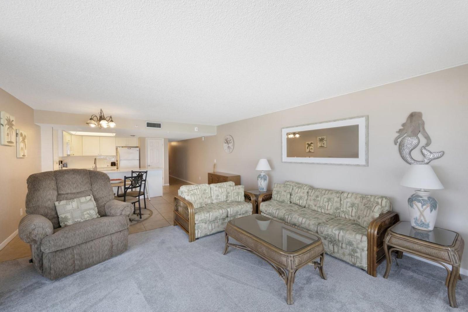 Direct Beachfront 1b 1b Corner - Sandy Shores #305
