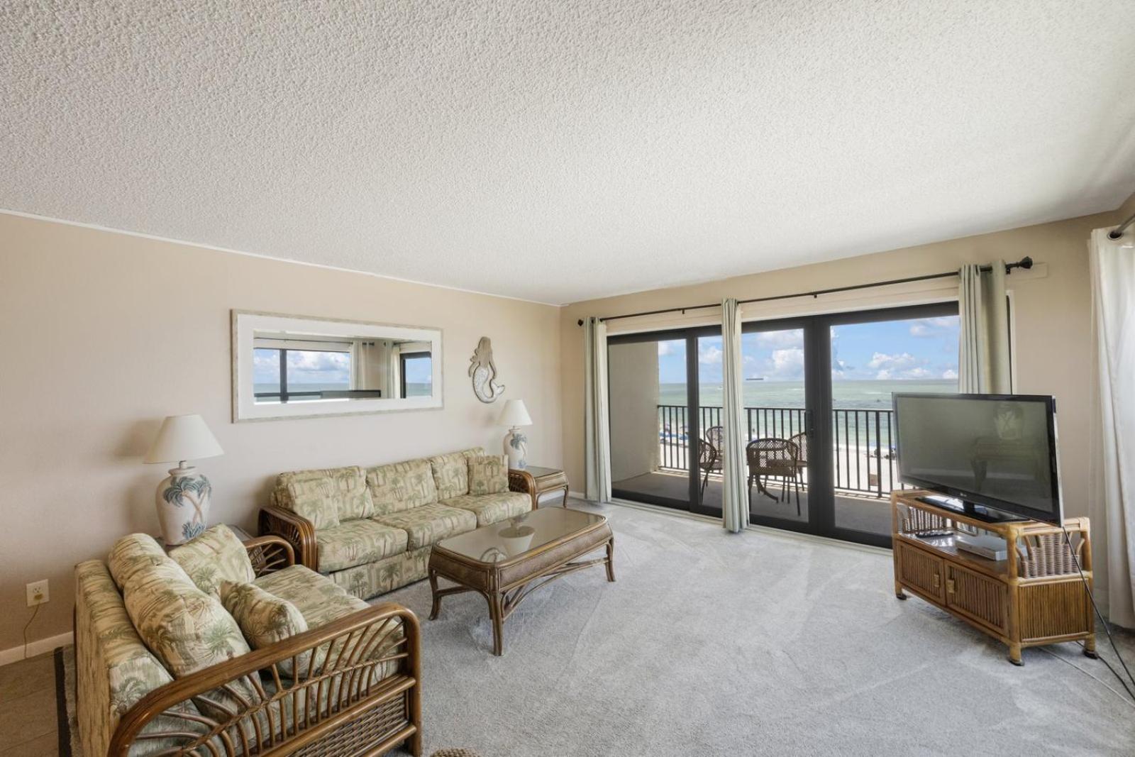 Direct Beachfront 1b 1b Corner - Sandy Shores #305