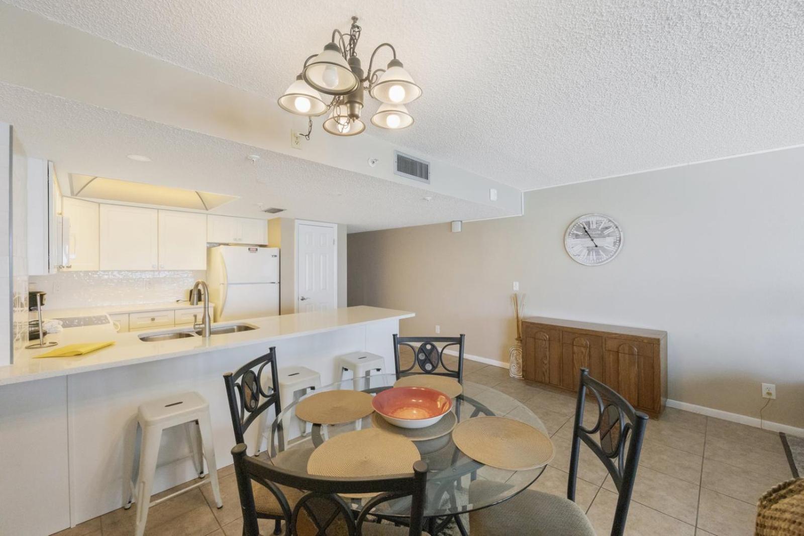 Direct Beachfront 1b 1b Corner - Sandy Shores #305