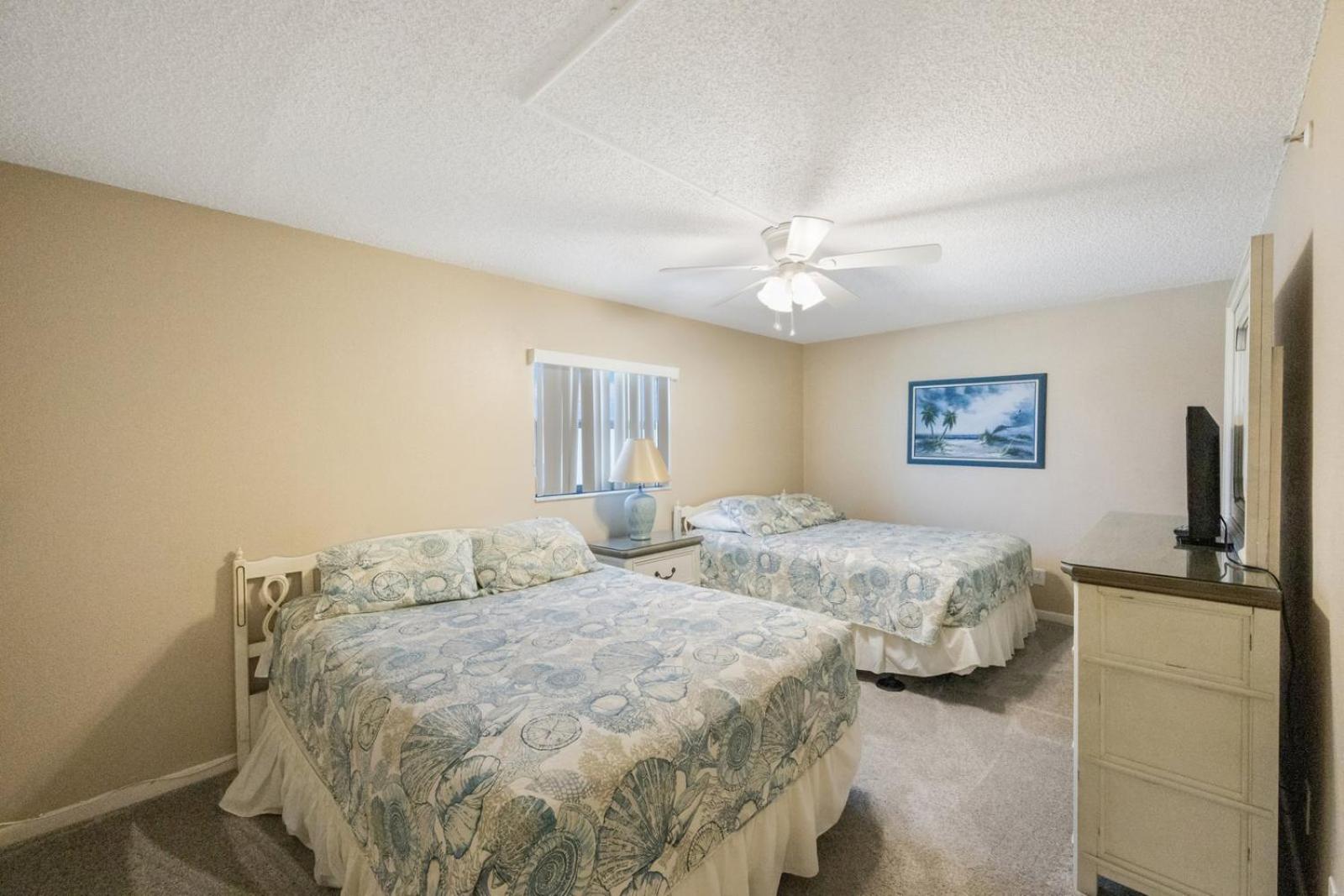 Direct Beachfront 1b 1b Corner - Sandy Shores #305