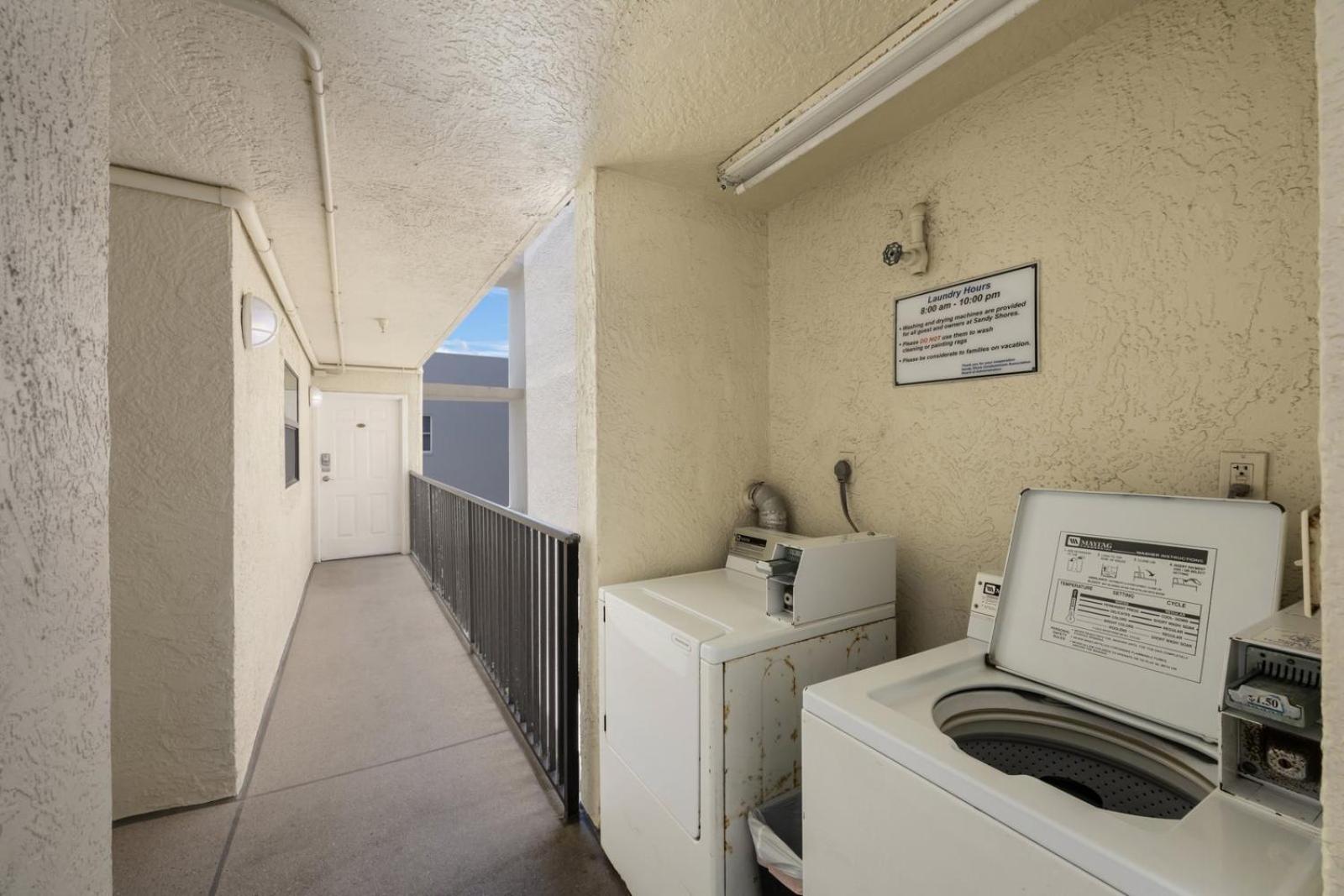 Direct Beachfront 1b 1b Corner - Sandy Shores #305