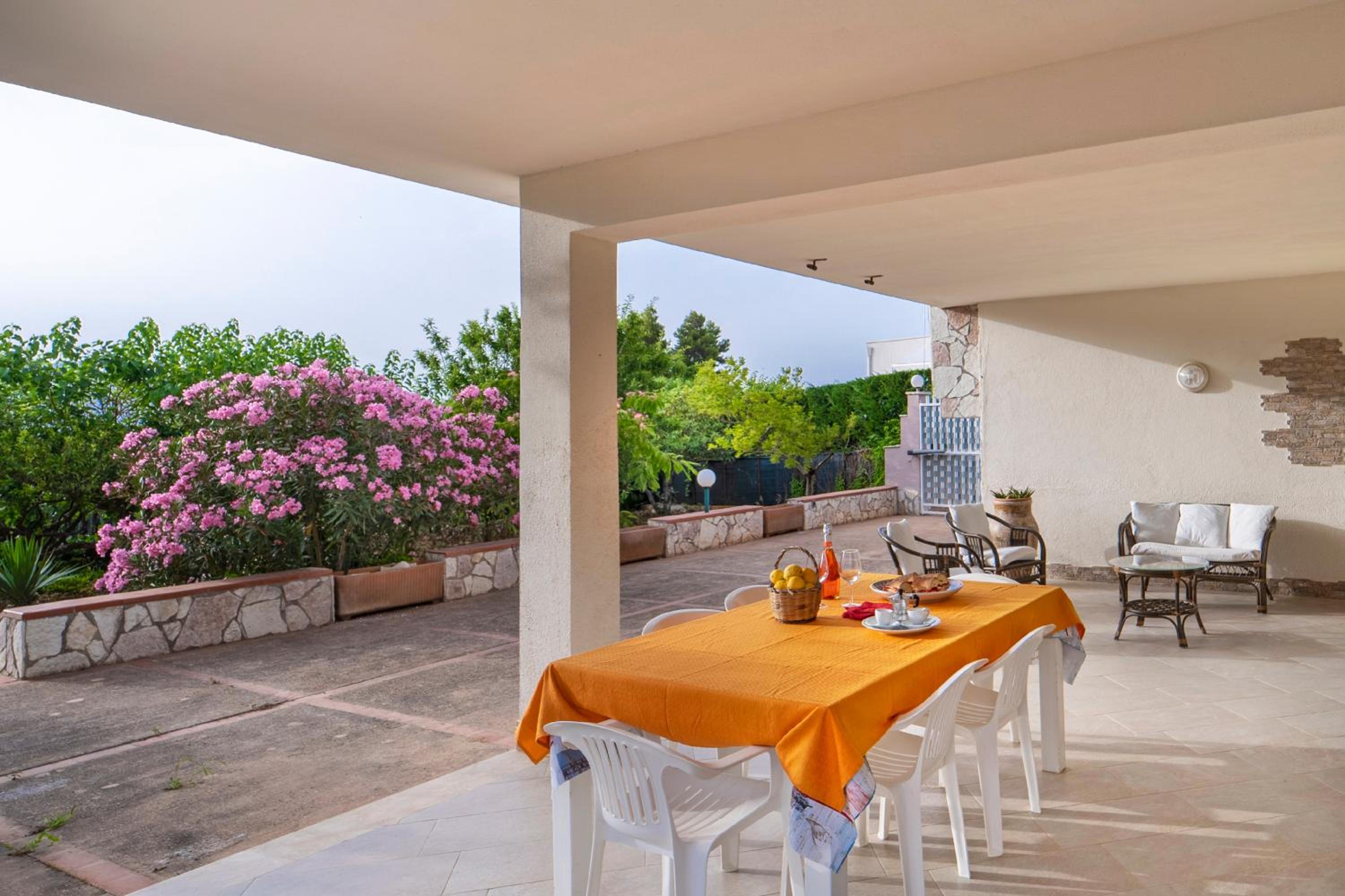 Villa Baia di Guidaloca view 3