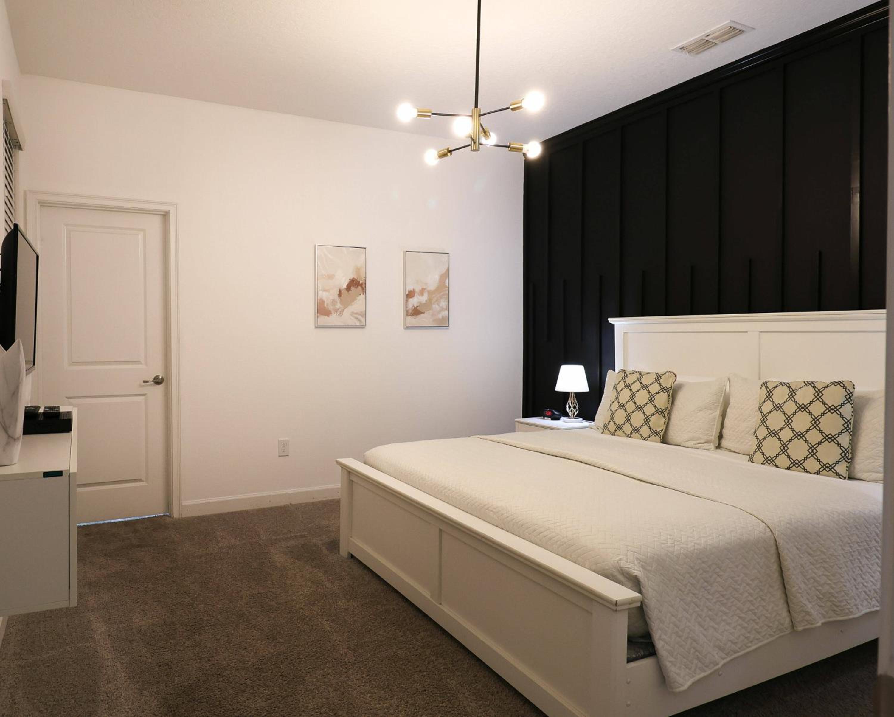 Themed 5BD Home Movie and Game Room 4726