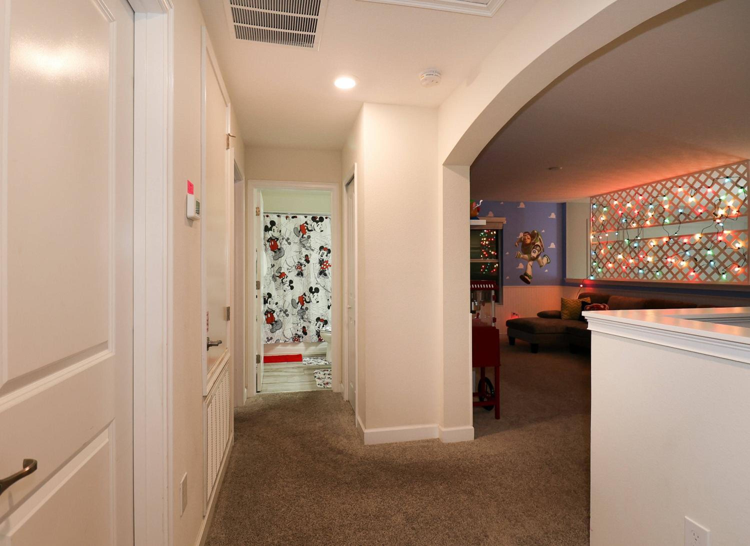 Themed 5BD Home Movie and Game Room 4726