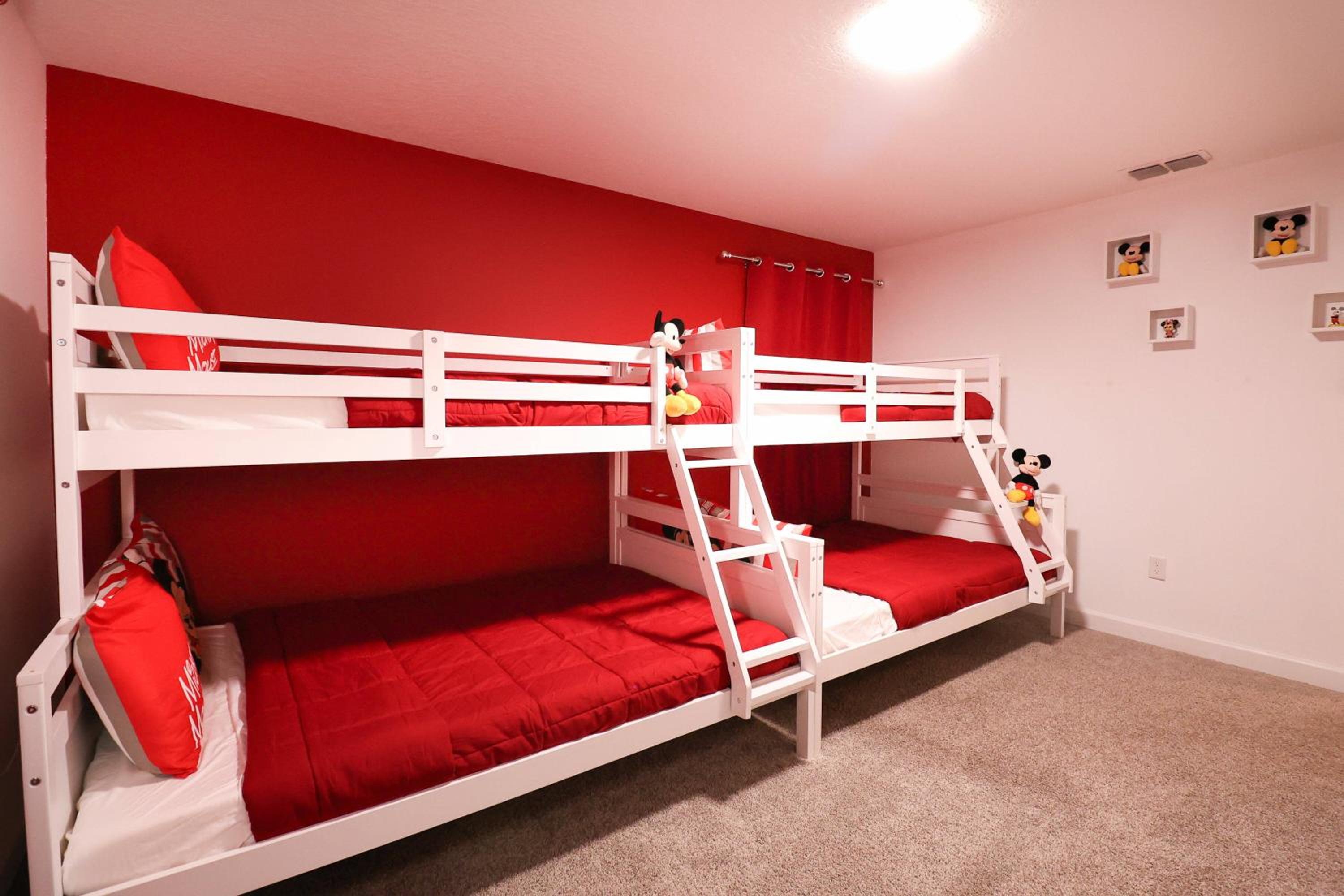 Themed 5BD Home Movie and Game Room 4726