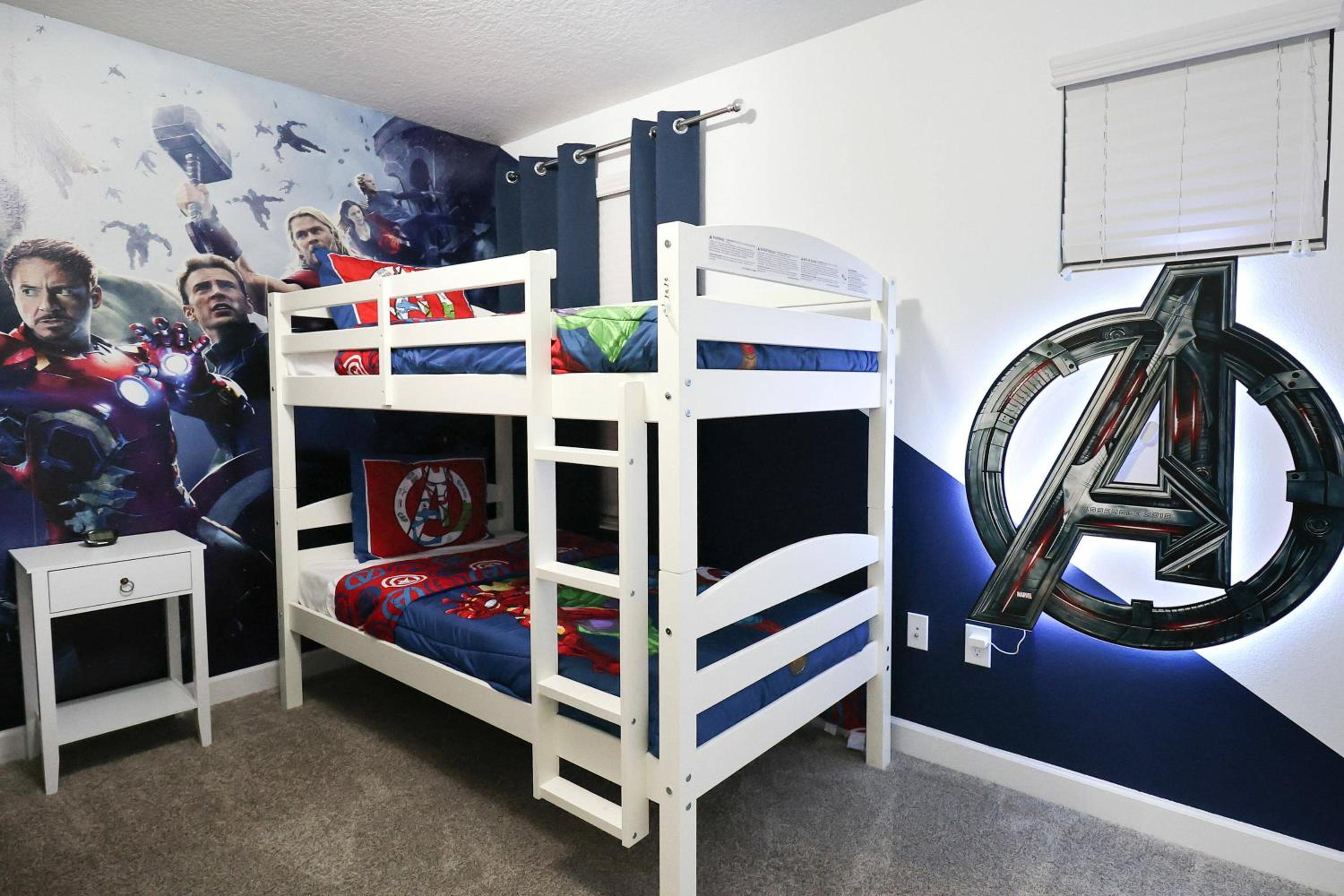 Themed 5BD Home Movie and Game Room 4726