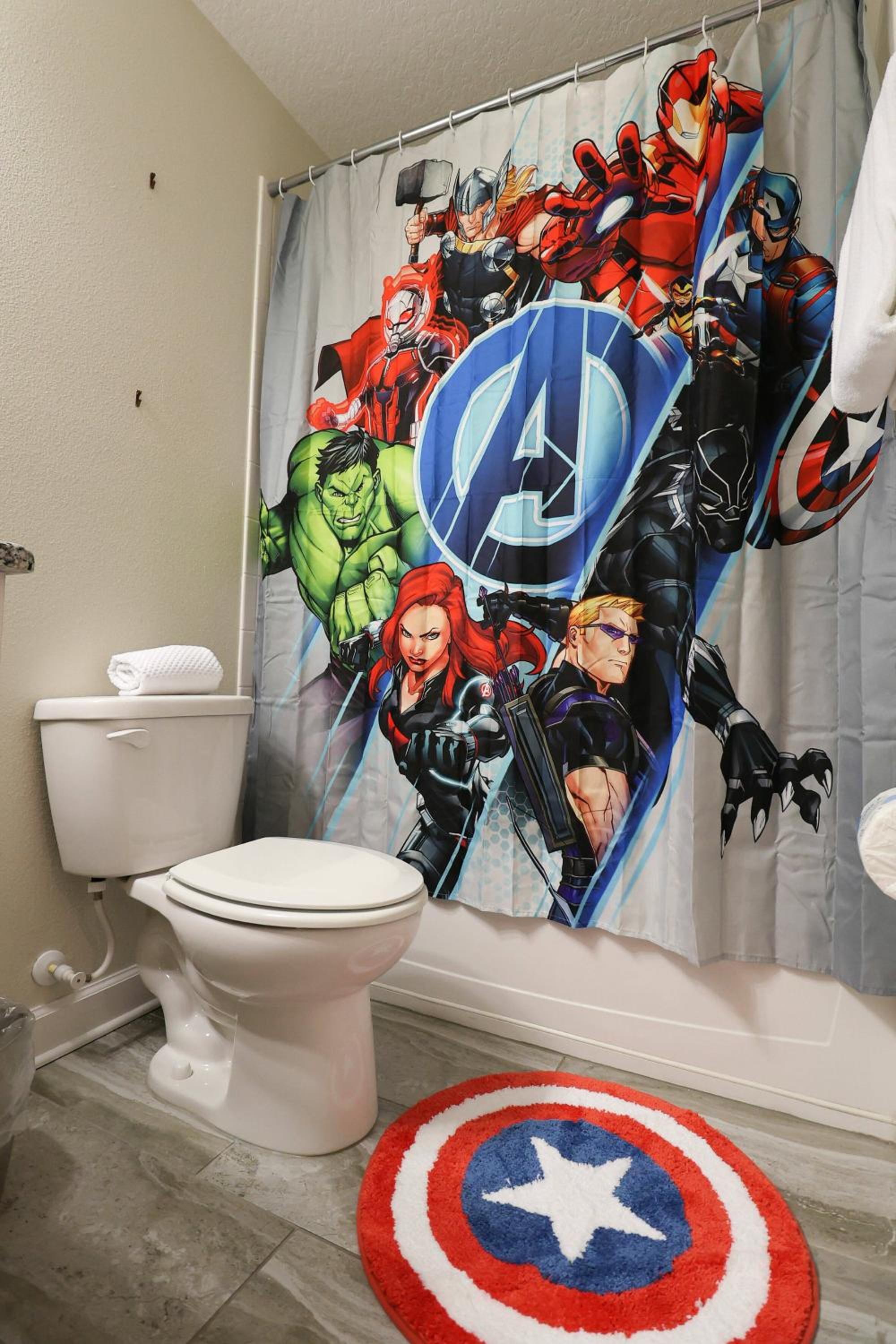 Themed 5BD Home Movie and Game Room 4726