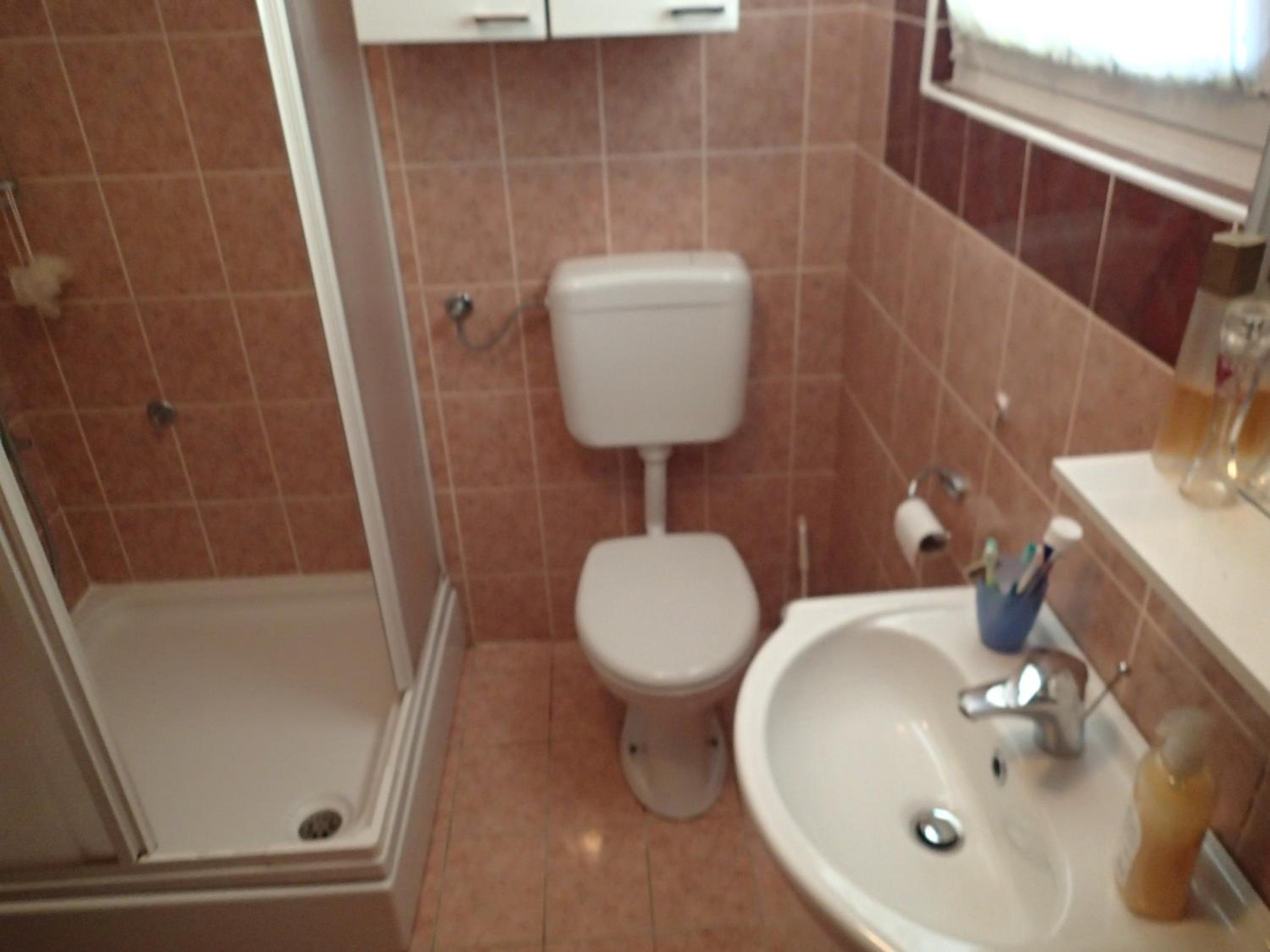 Photo 33