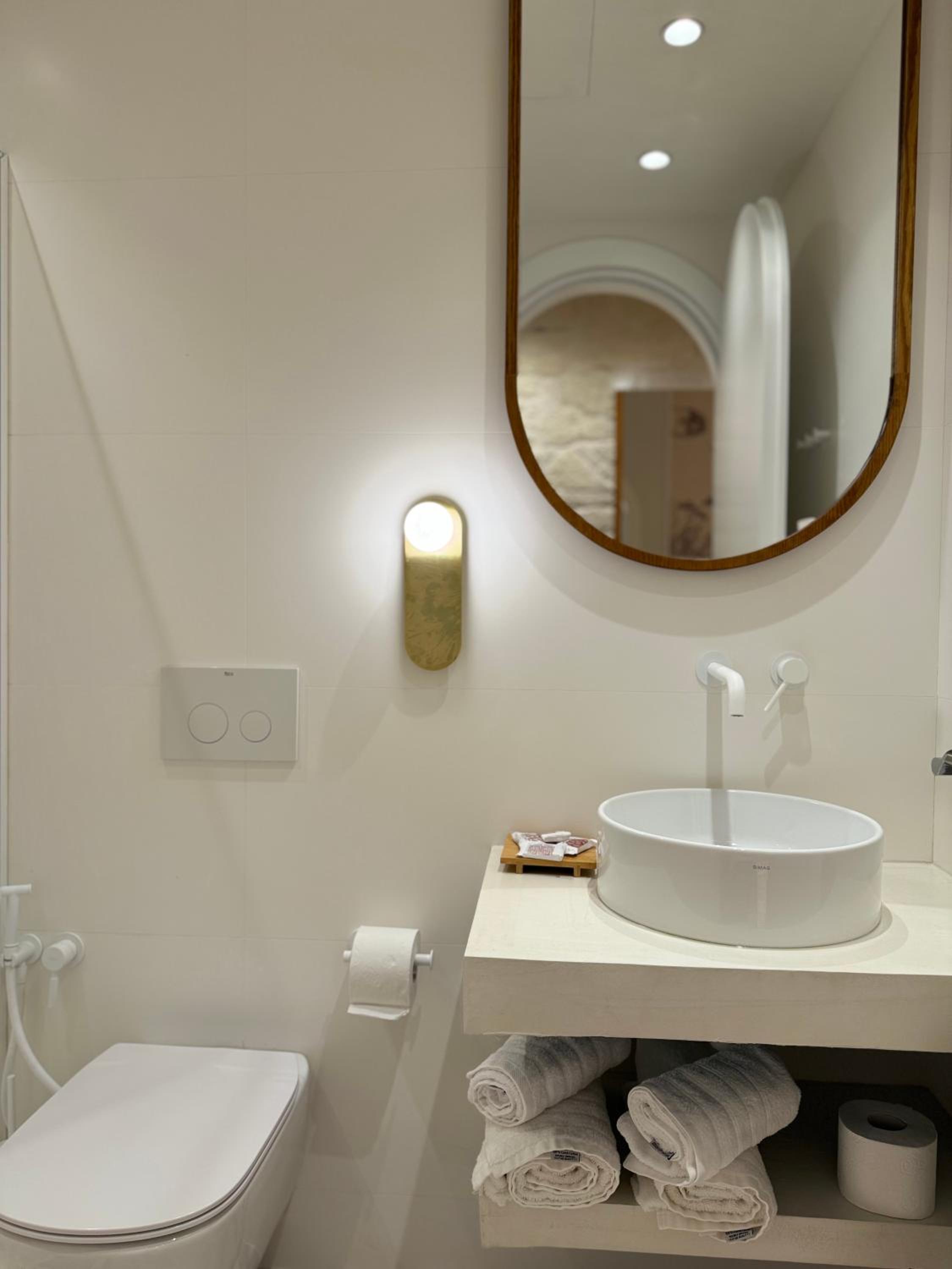 Elpis Guest House