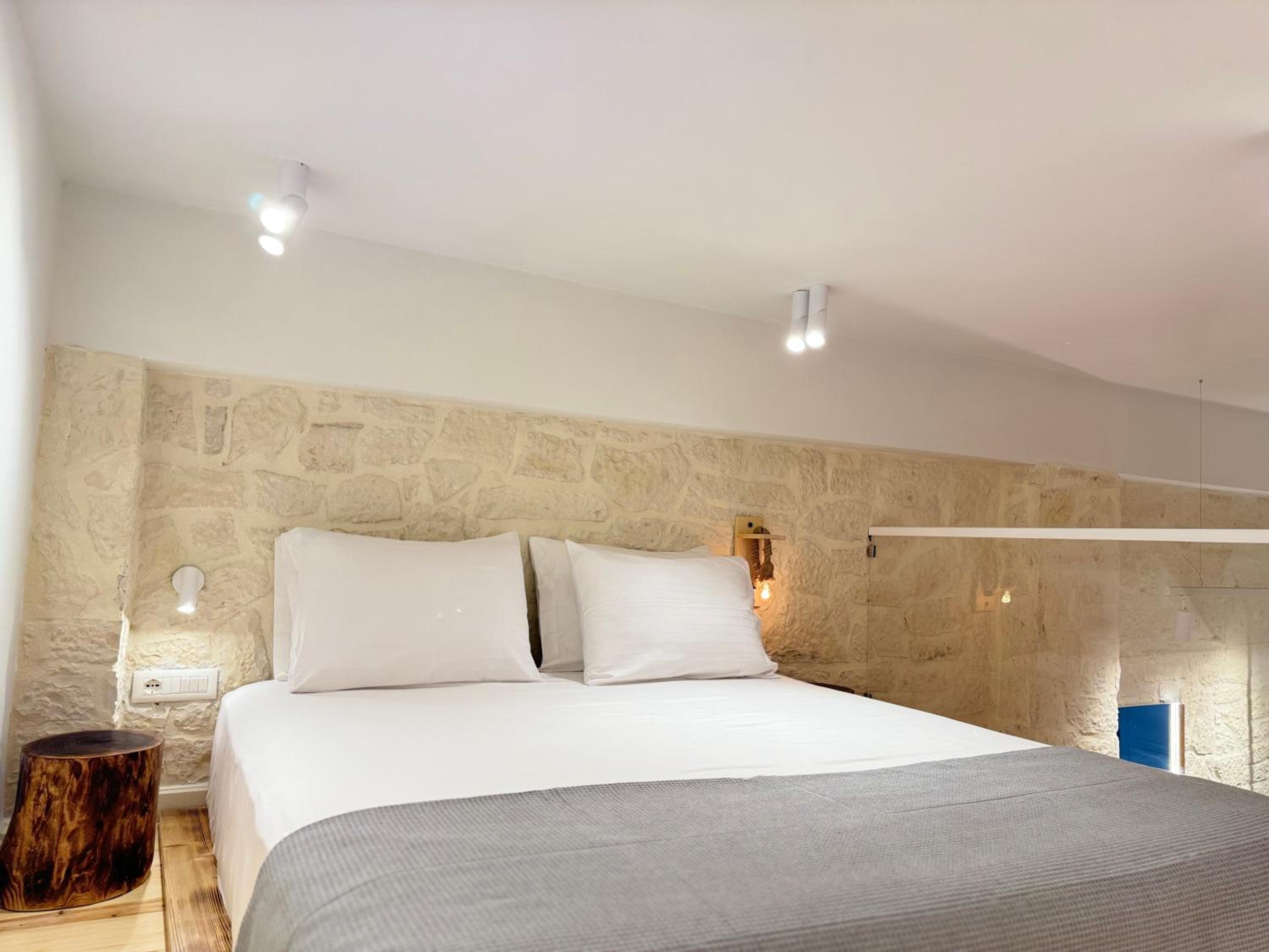 Elpis Guest House