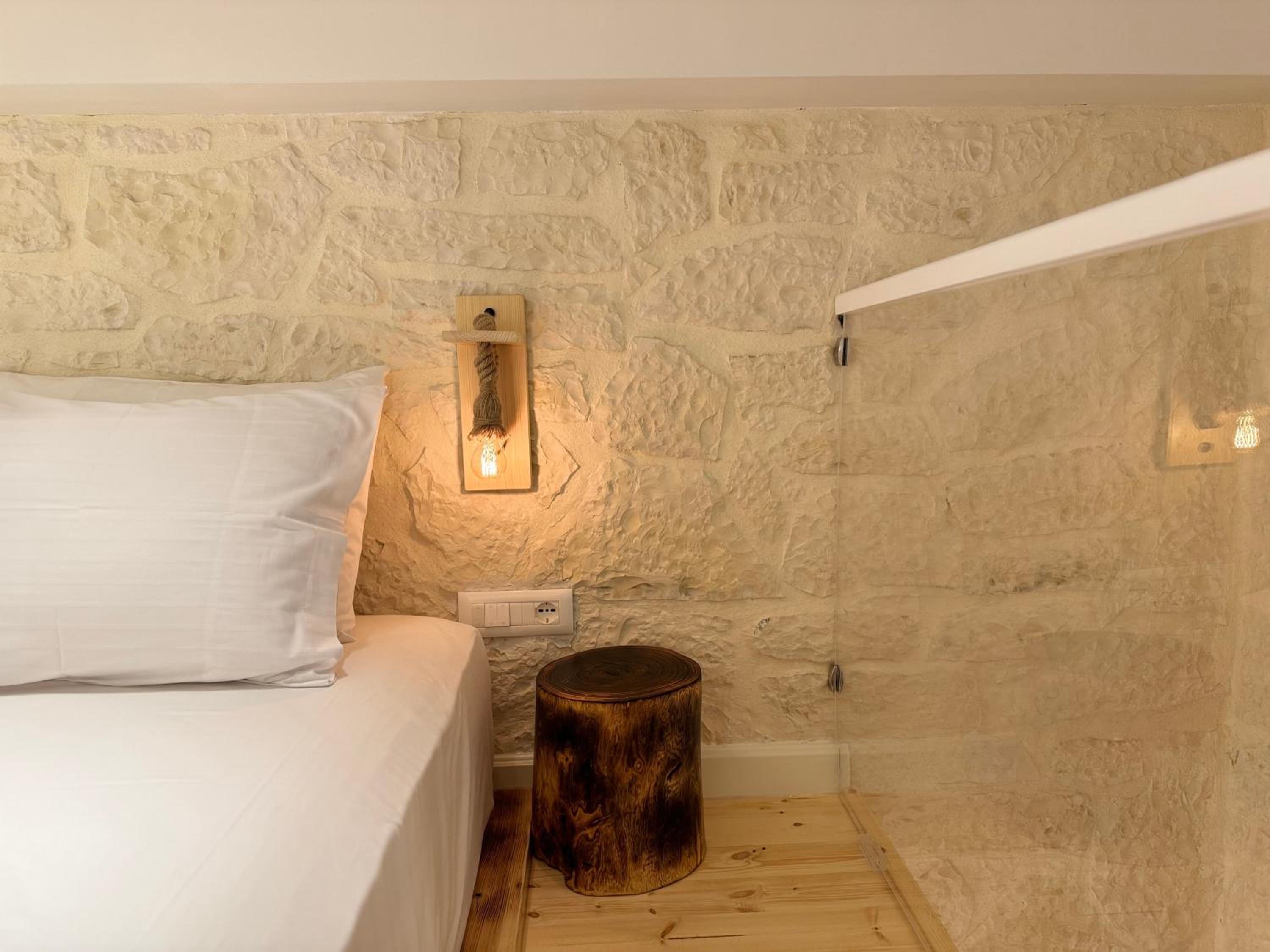 Elpis Guest House