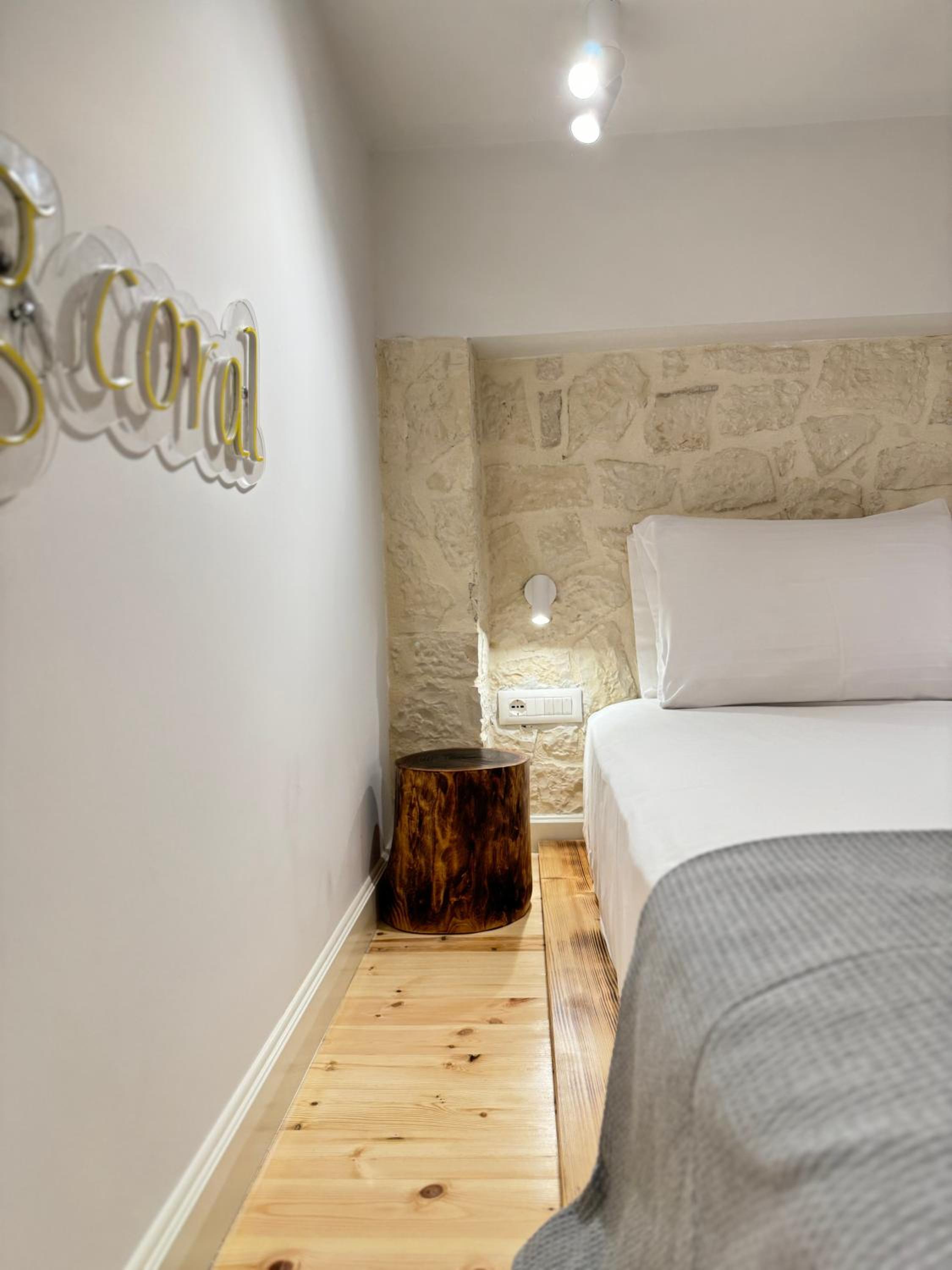 Elpis Guest House