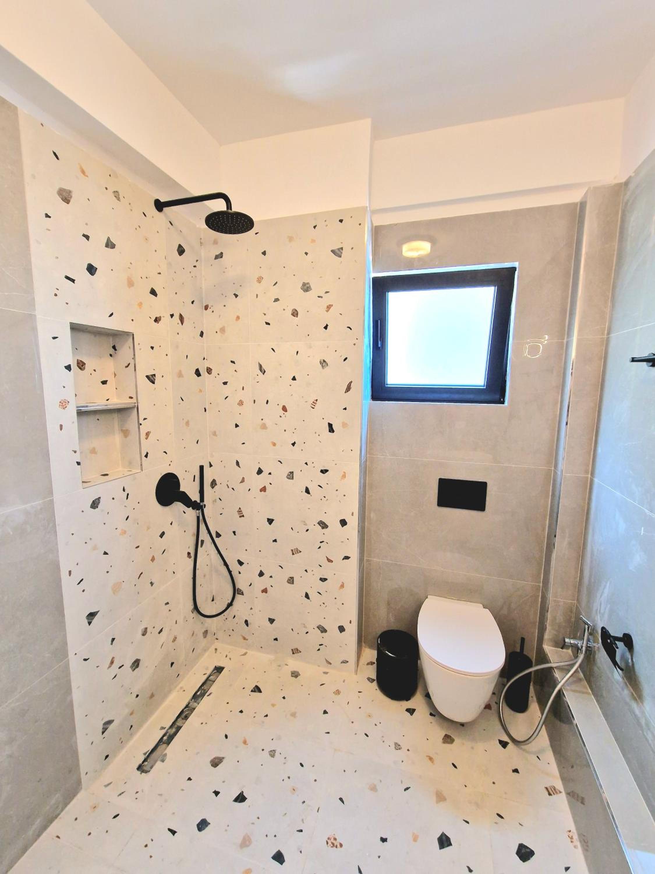 New Beachfront Apartment Pirali in Saranda City