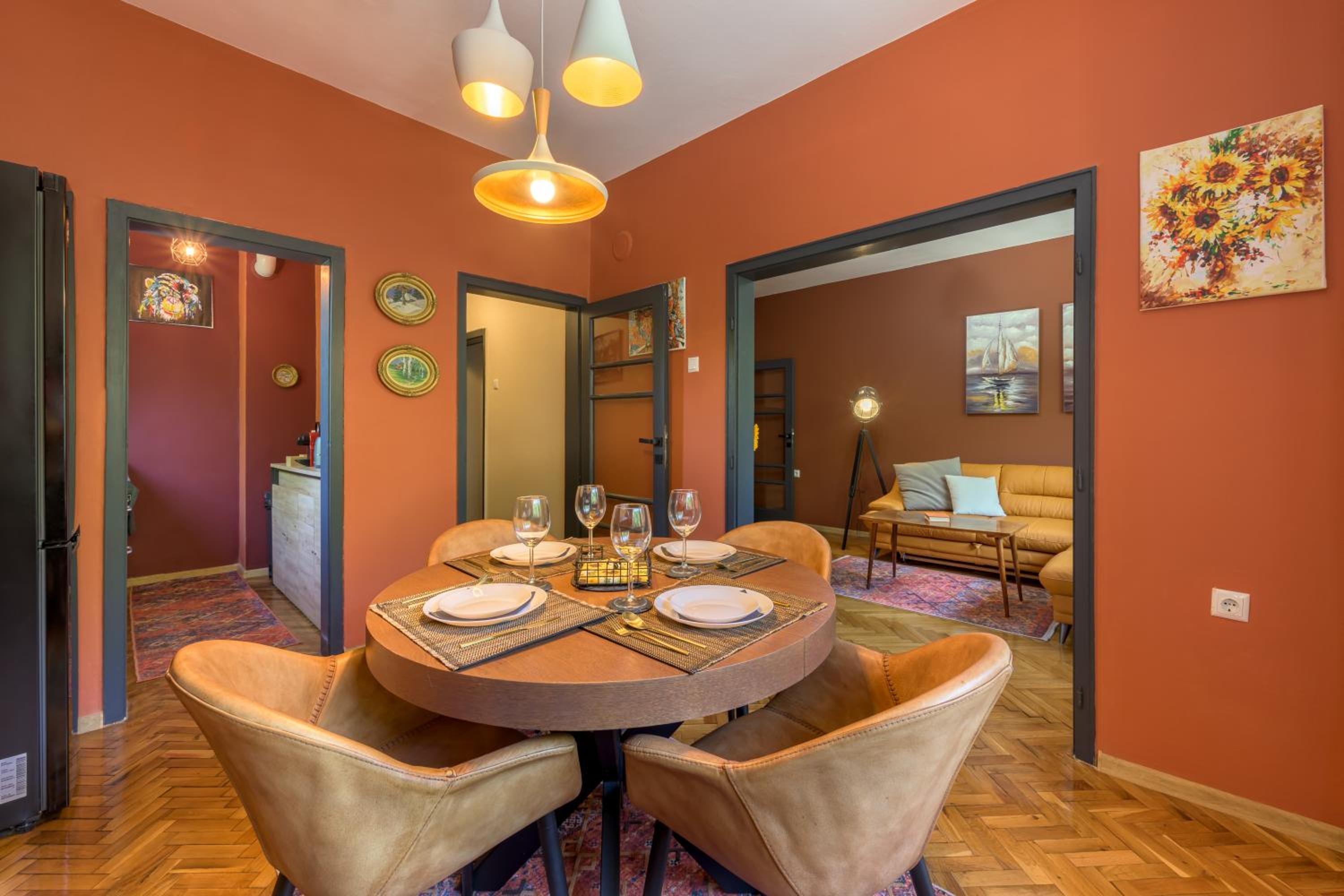 ELI-ANDON APARTMENt
