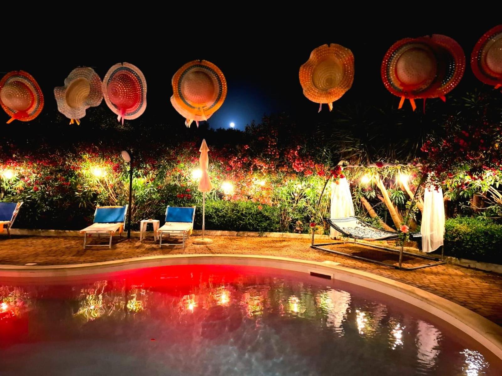 Mirella Charming photo 5