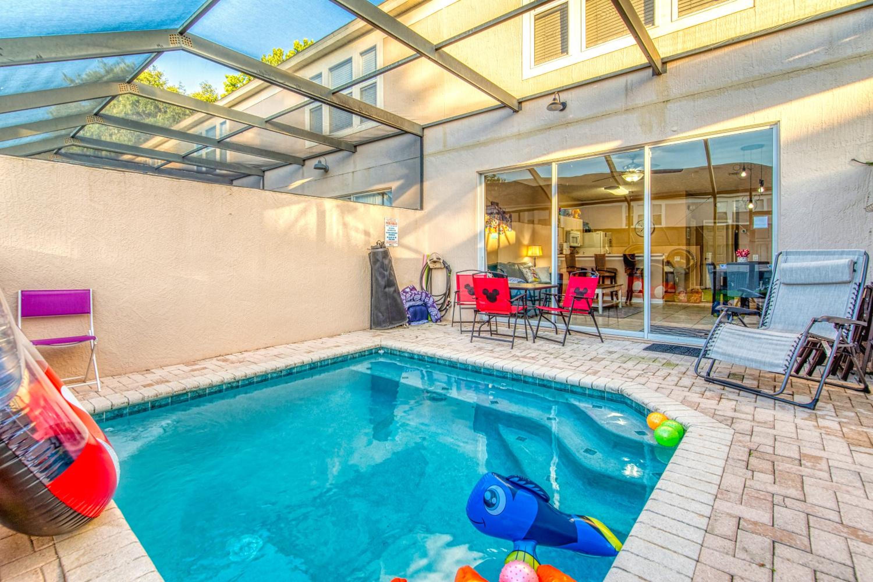 Magical Getaway Close to Disney! Pool, Gym, & WiFi view 4