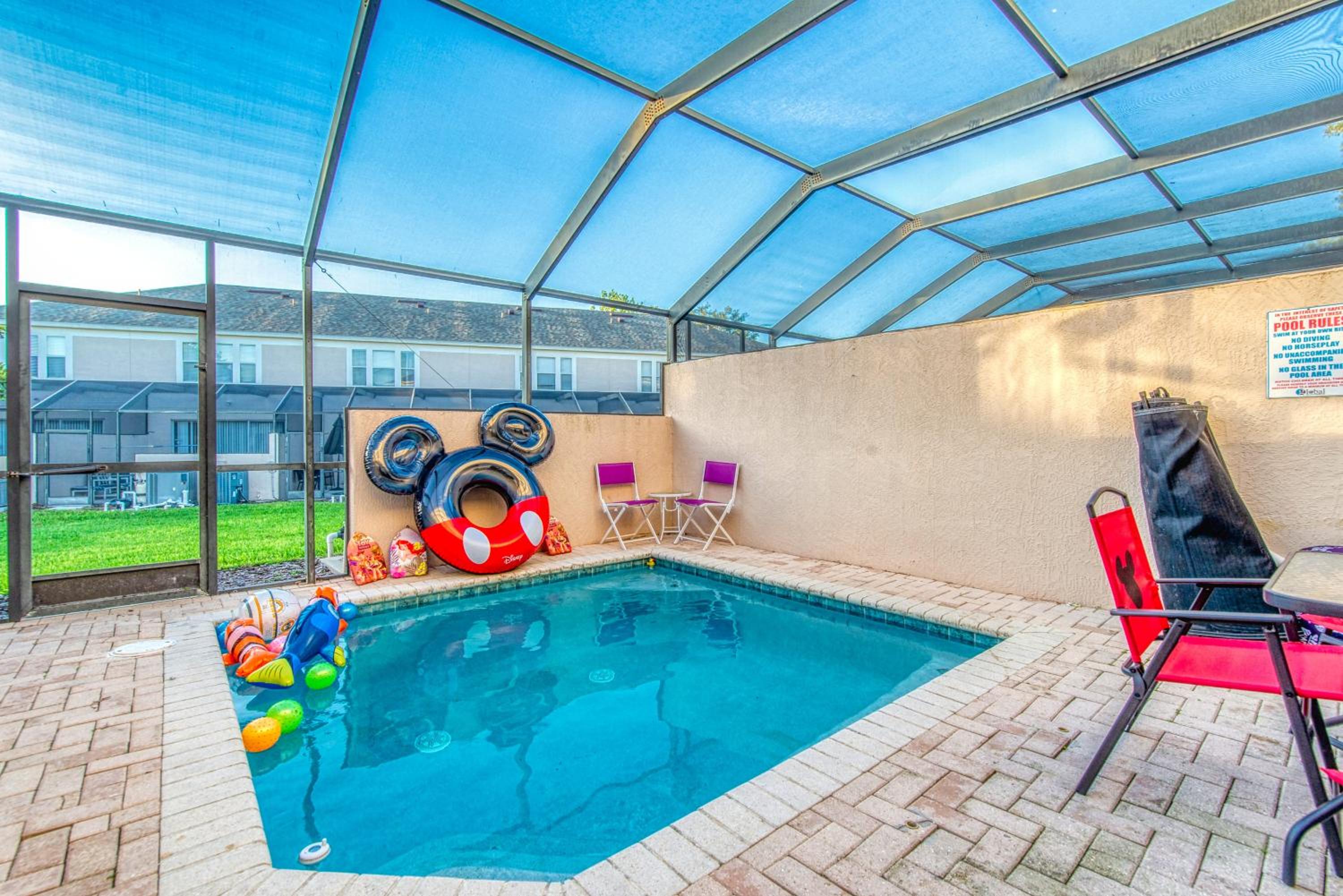 Magical Getaway Close to Disney! Pool, Gym, & WiFi view 3