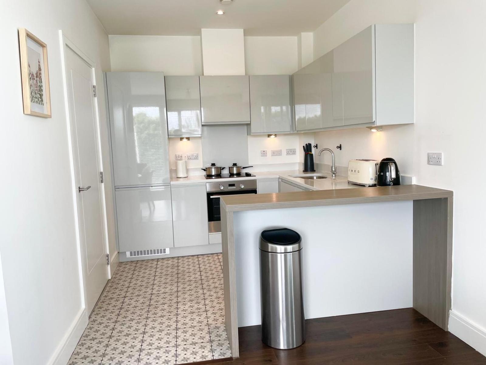 Wishie Homes- Entire Unit next to Luas Train Stop