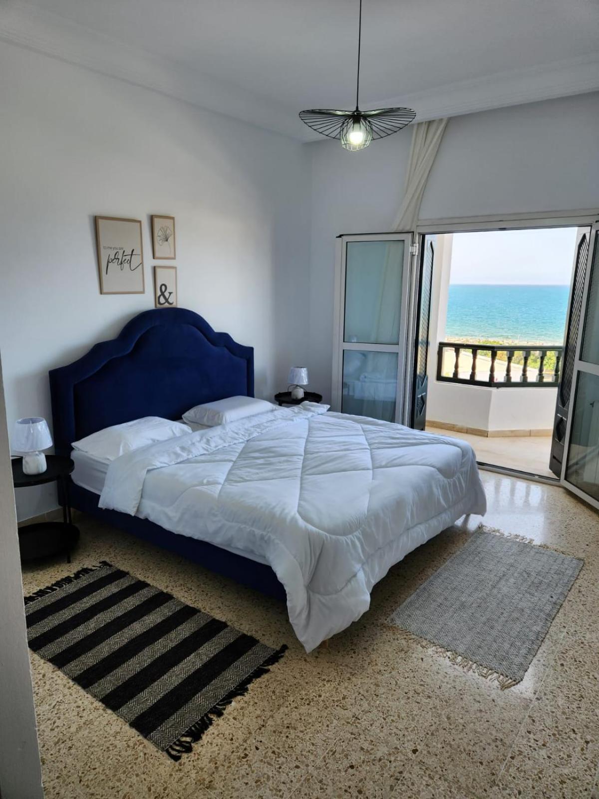 Splendid Beach View Apartment