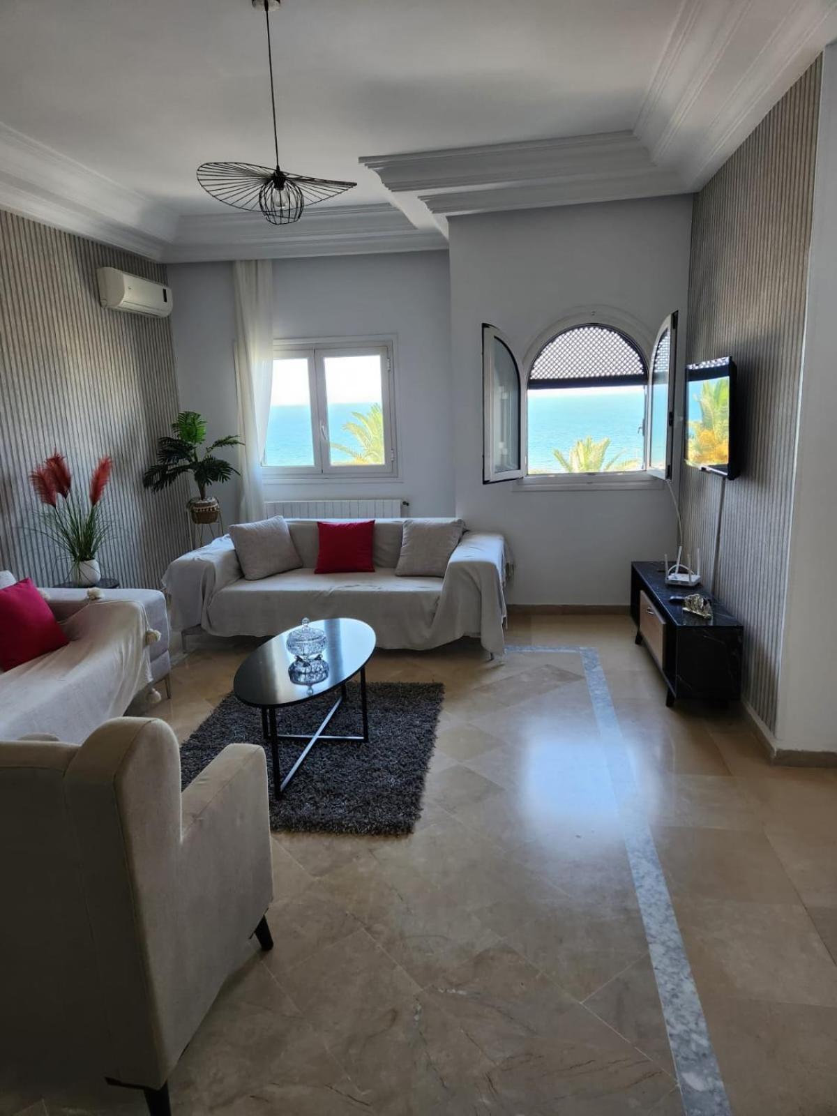 Splendid Beach View Apartment