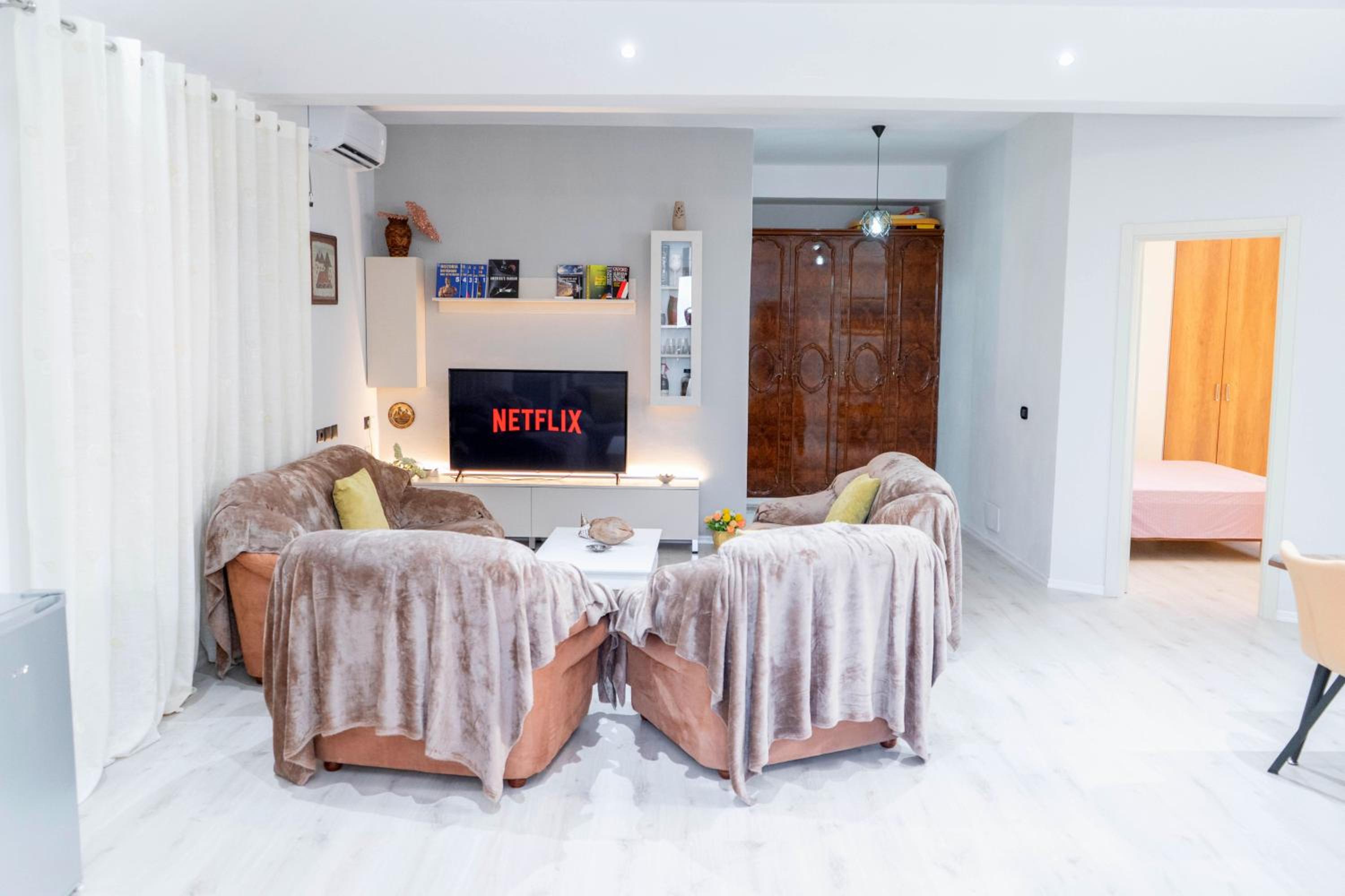 Spacious & Relaxing Home with Free Parking