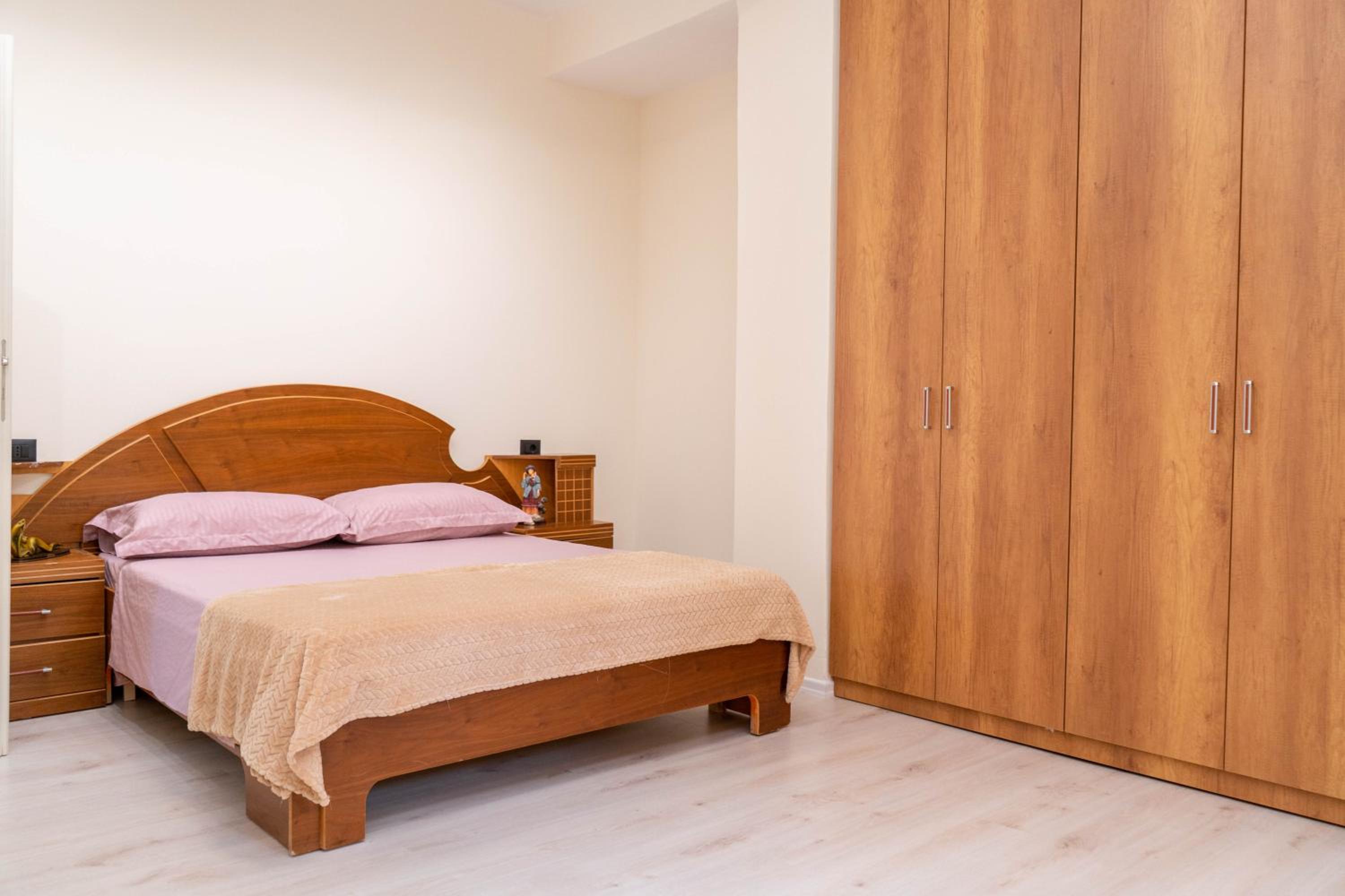 Spacious & Relaxing Home with Free Parking