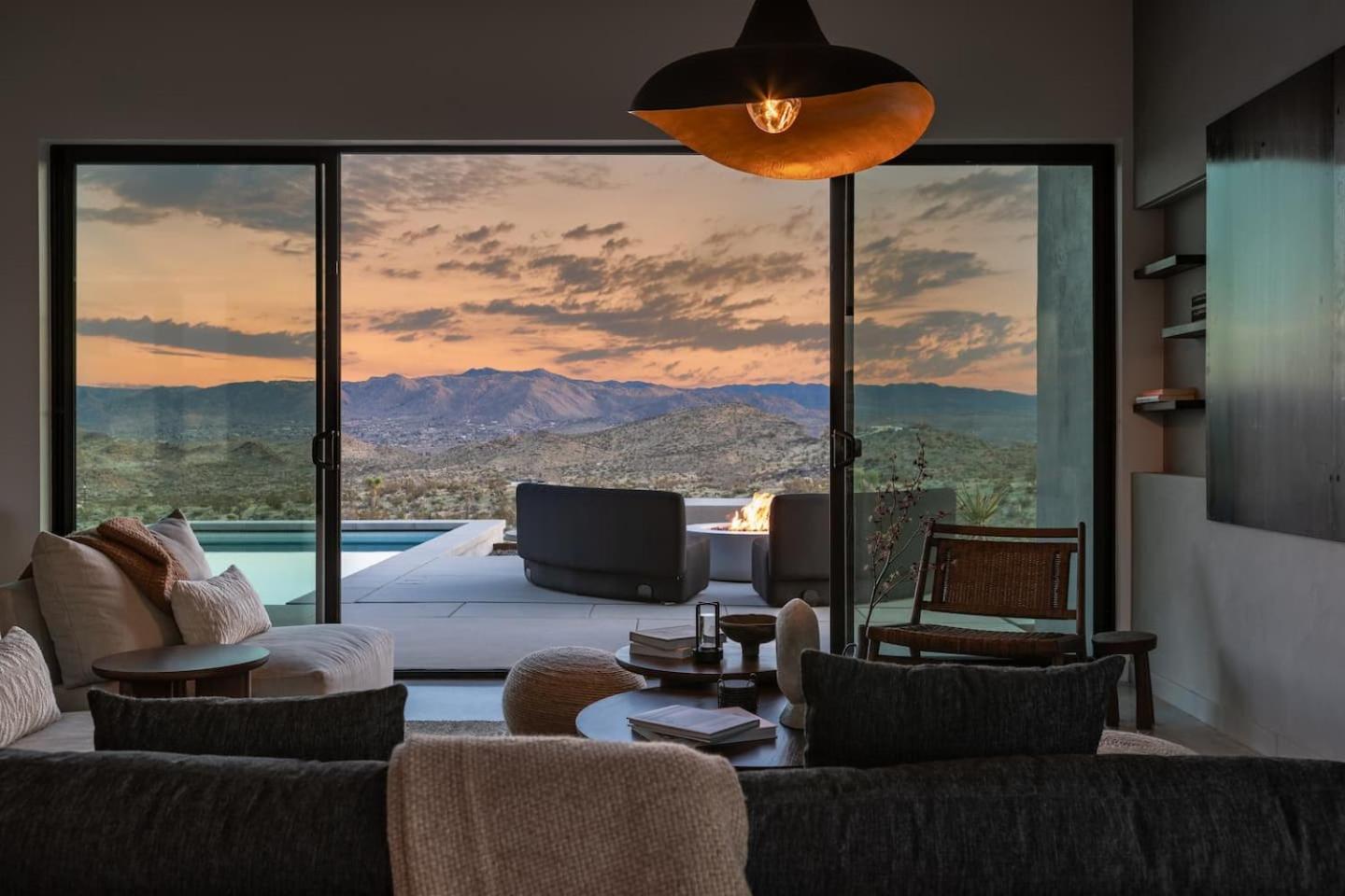 Yin And Yang The Perfect Joshua Tree Retreat - Property Image 2
