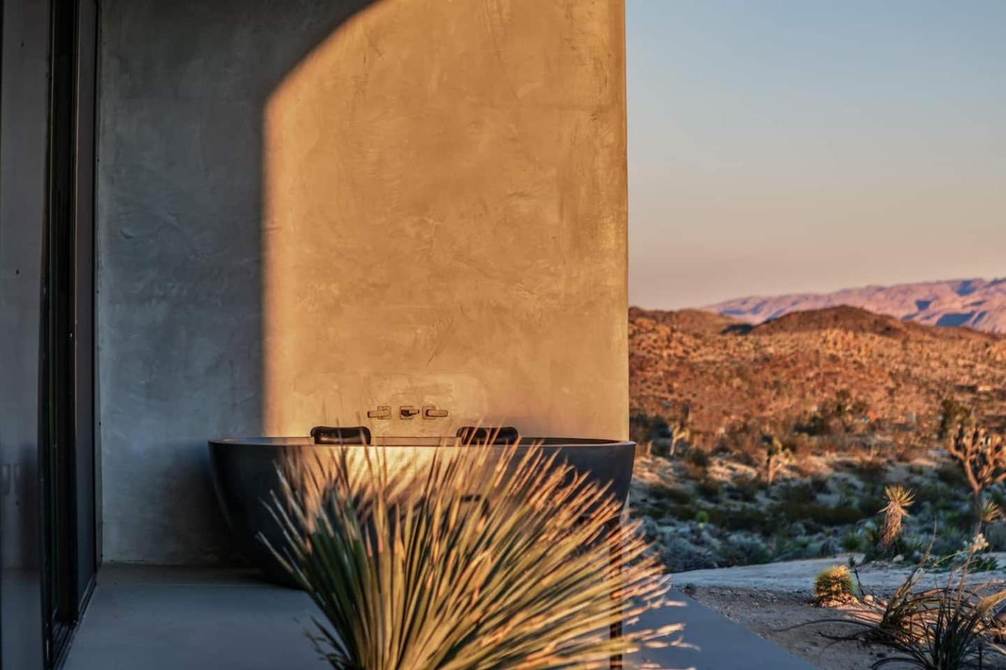 Yin And Yang The Perfect Joshua Tree Retreat - Property Image 45