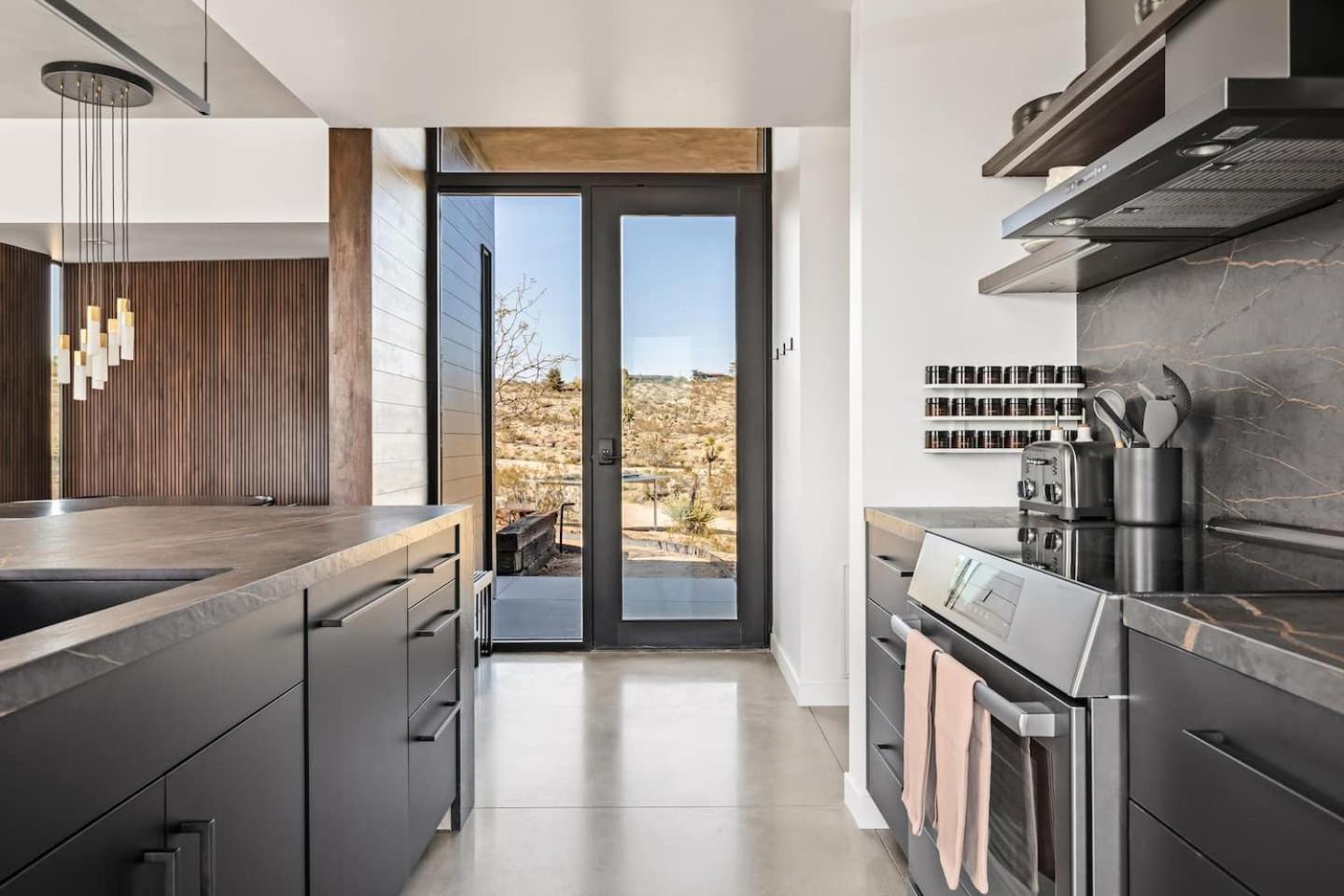 Yin And Yang The Perfect Joshua Tree Retreat - Property Image 67