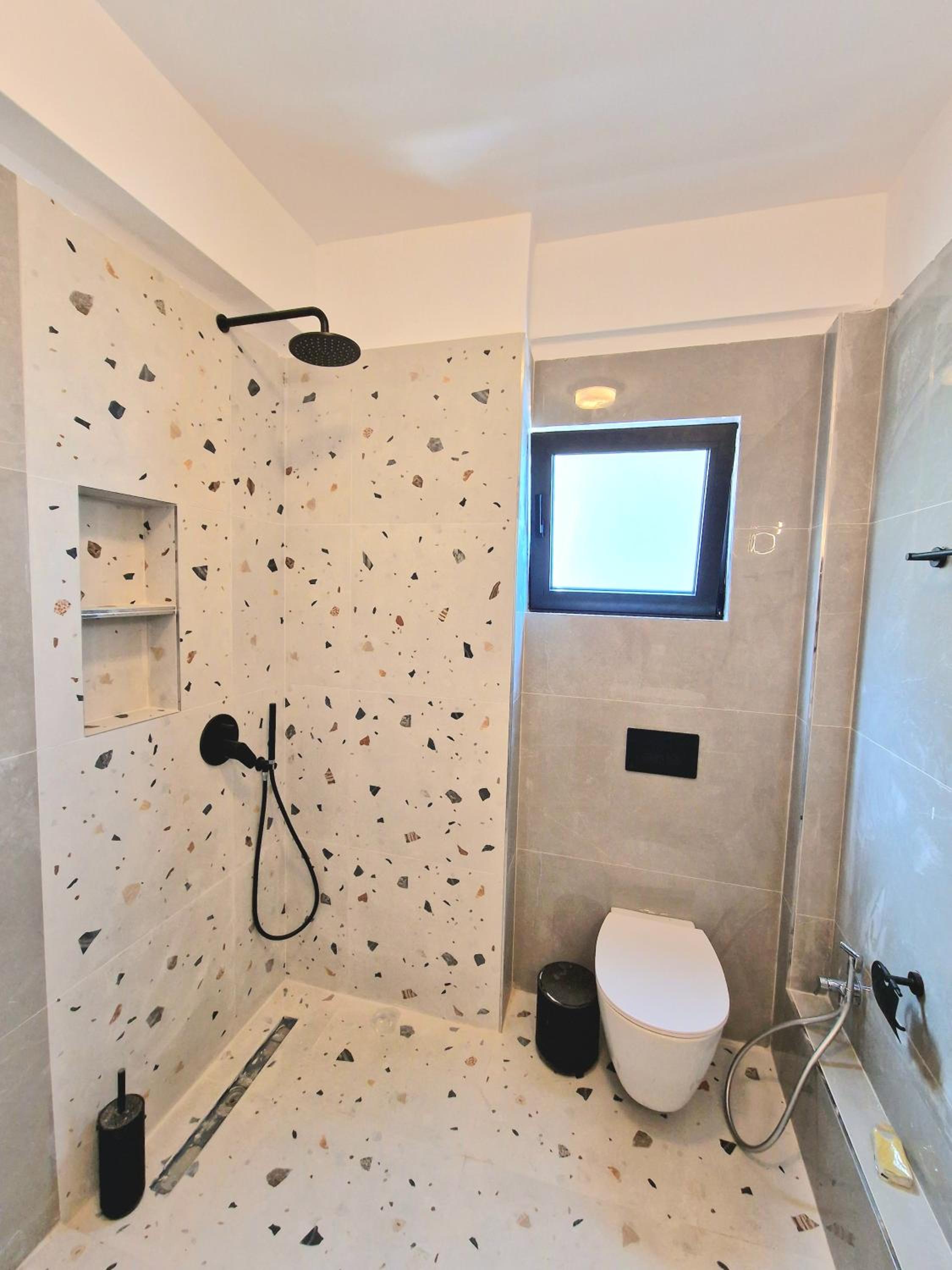 New Beachfront Apartment Pirali in Saranda City