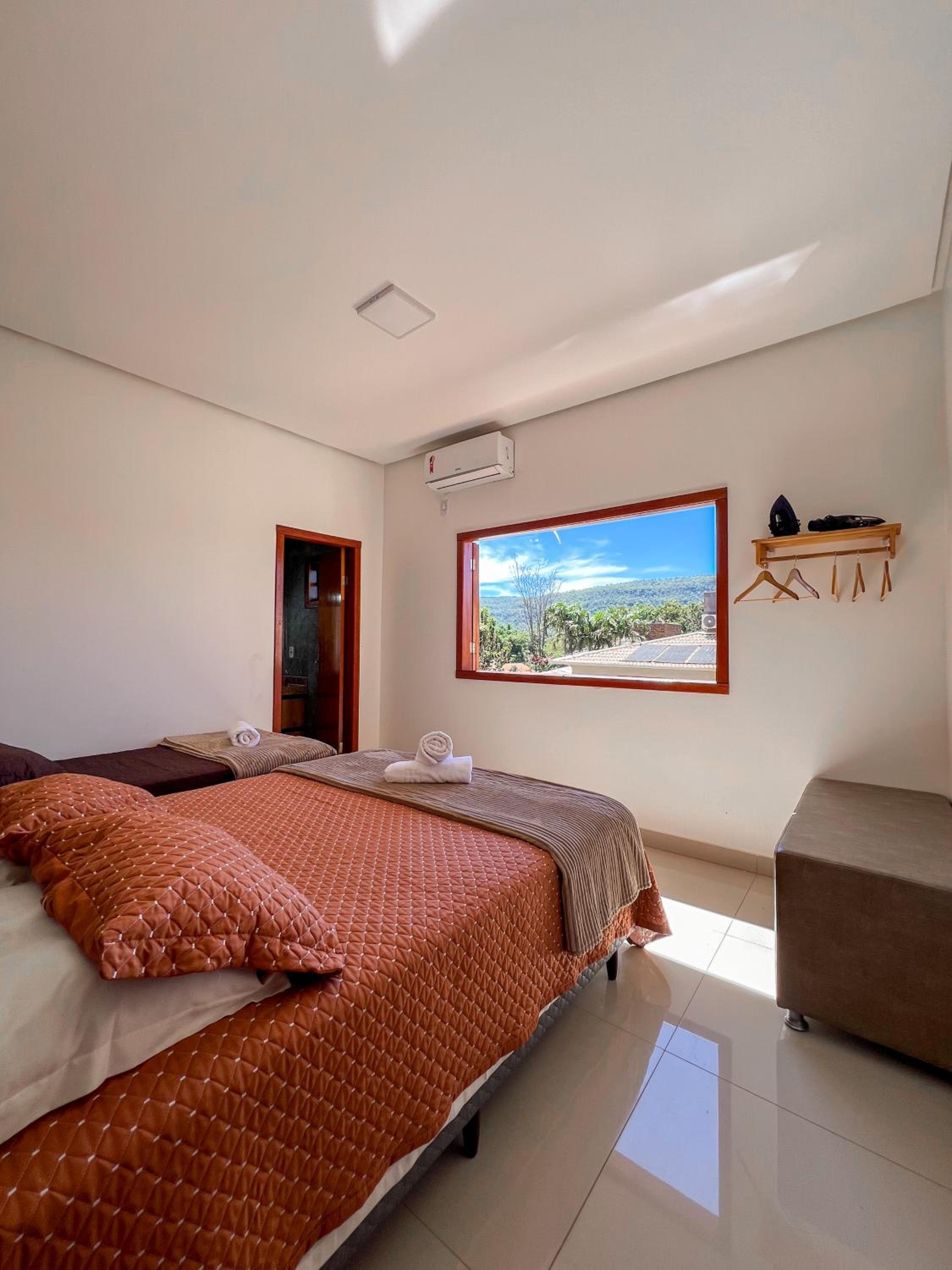 Casa espelho - 4 suítes em Pirenópolis