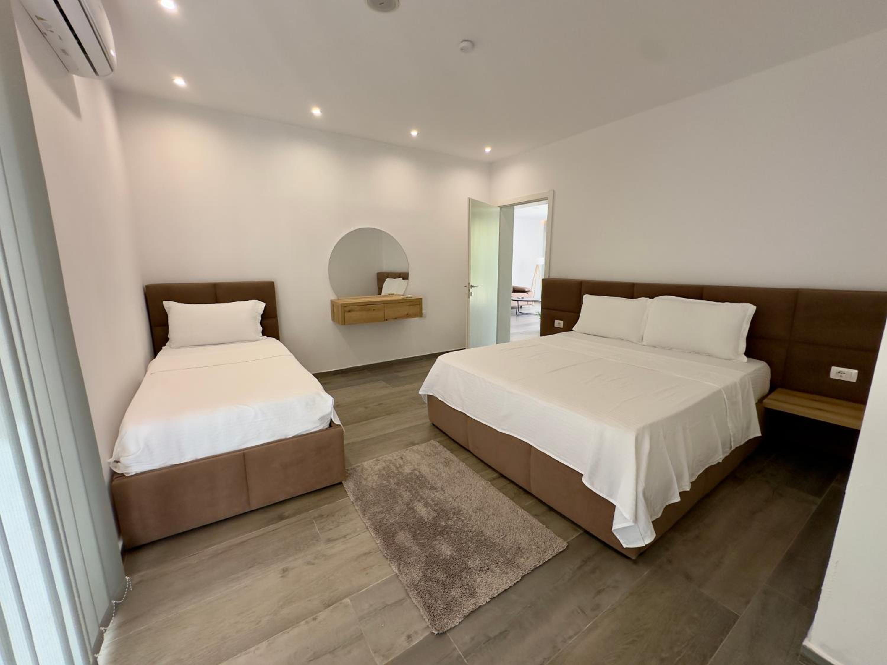 White Beach Villa 1 - Luxury