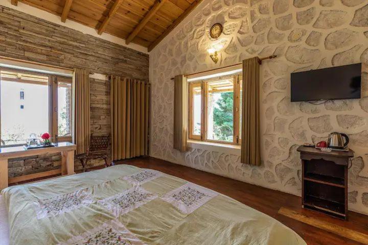 THHPLIFE x Stonehouse with Himalayan view and orchard view 2