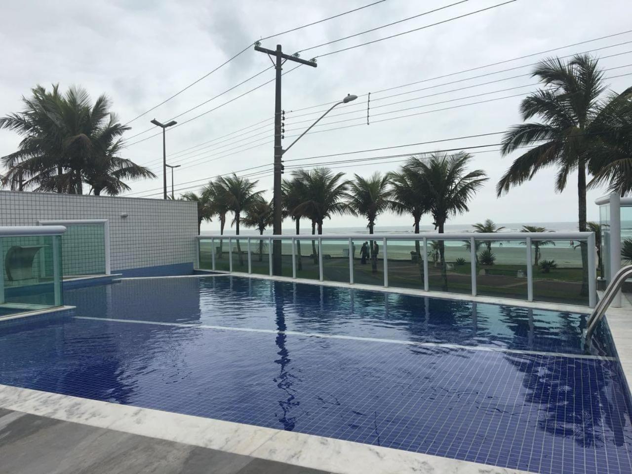Apartamento frente ao mar