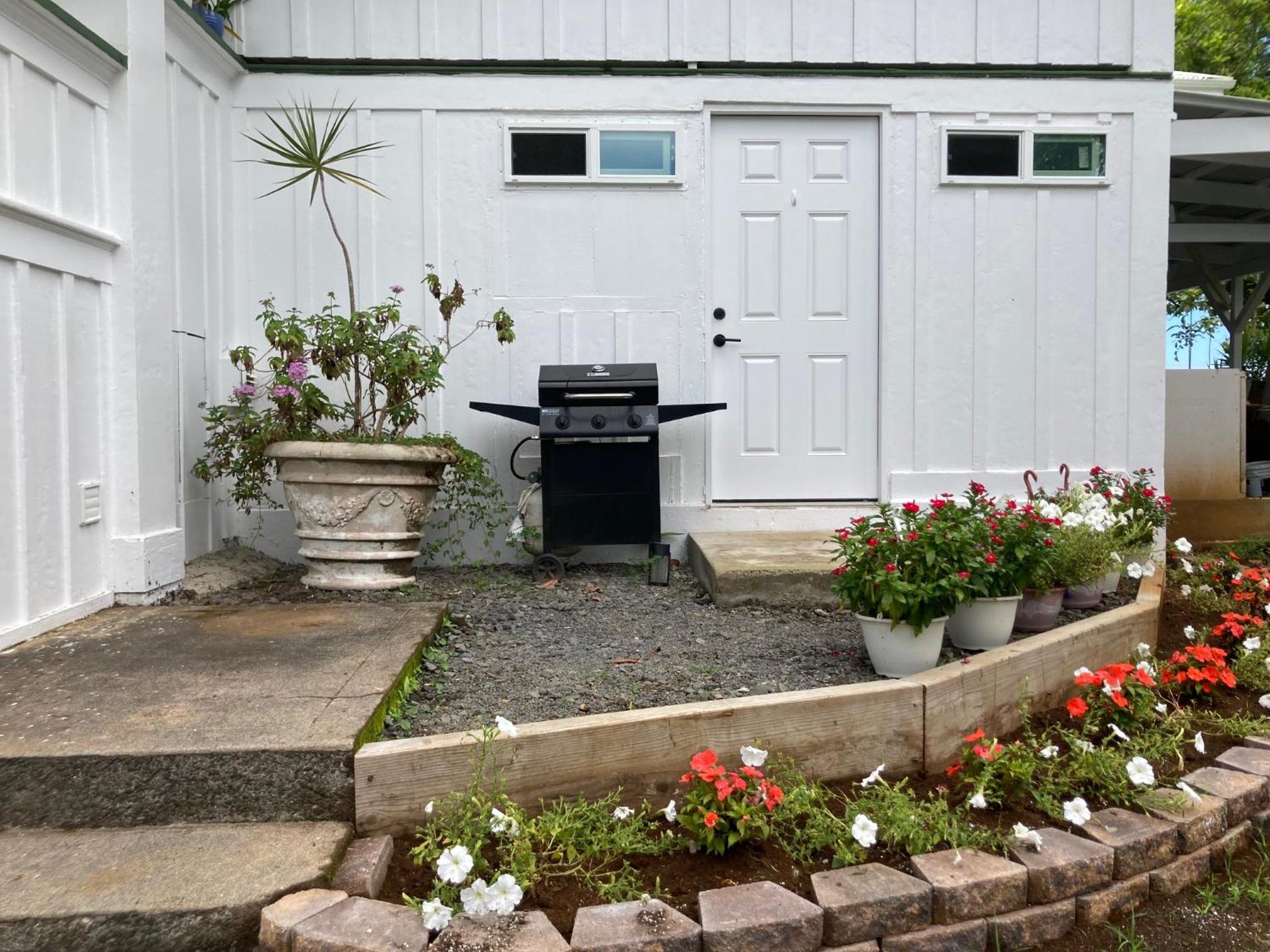 Hilo Bay Oceanfront Bed and Breakfast