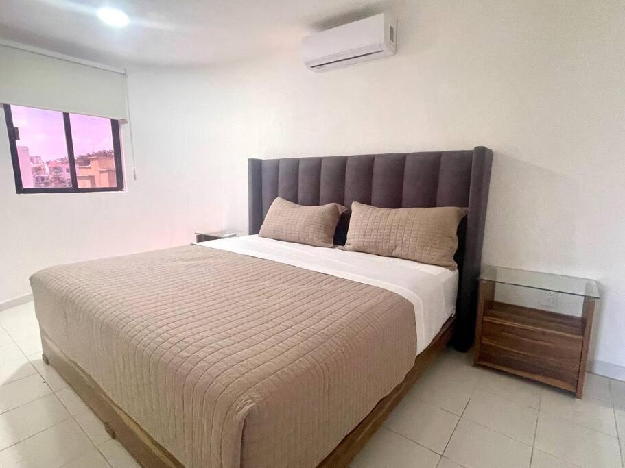 Deco 6B Modern Studio Great Location