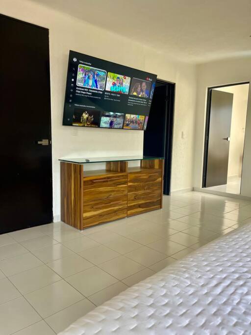 Deco 6B Modern Studio Great Location