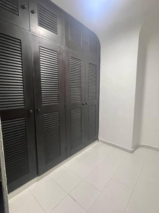 Deco 6B Modern Studio Great Location