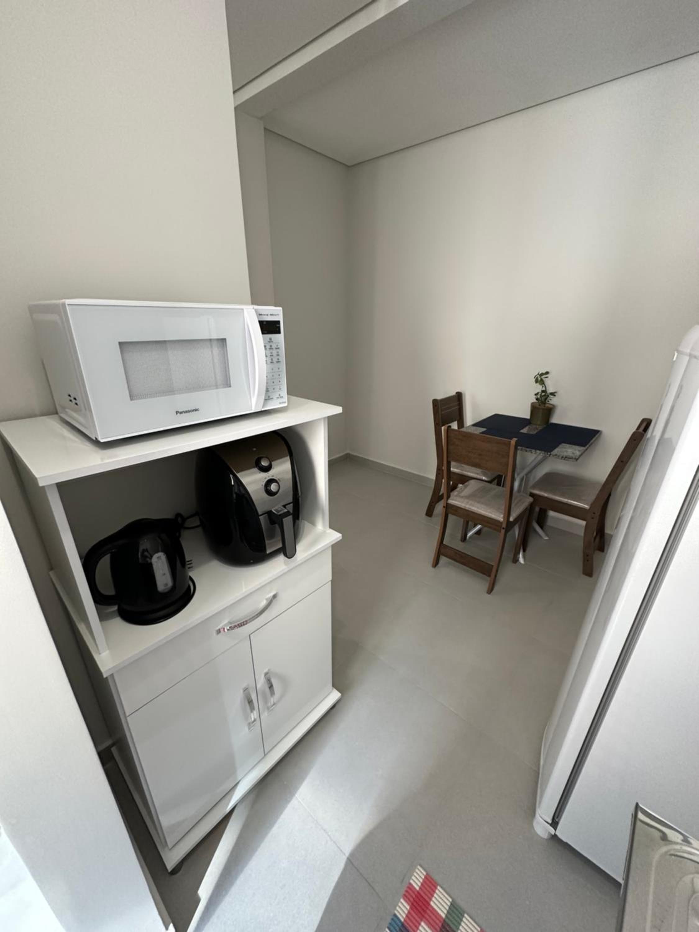 Apartamento dois quartos com garagem no centro de Curitiba