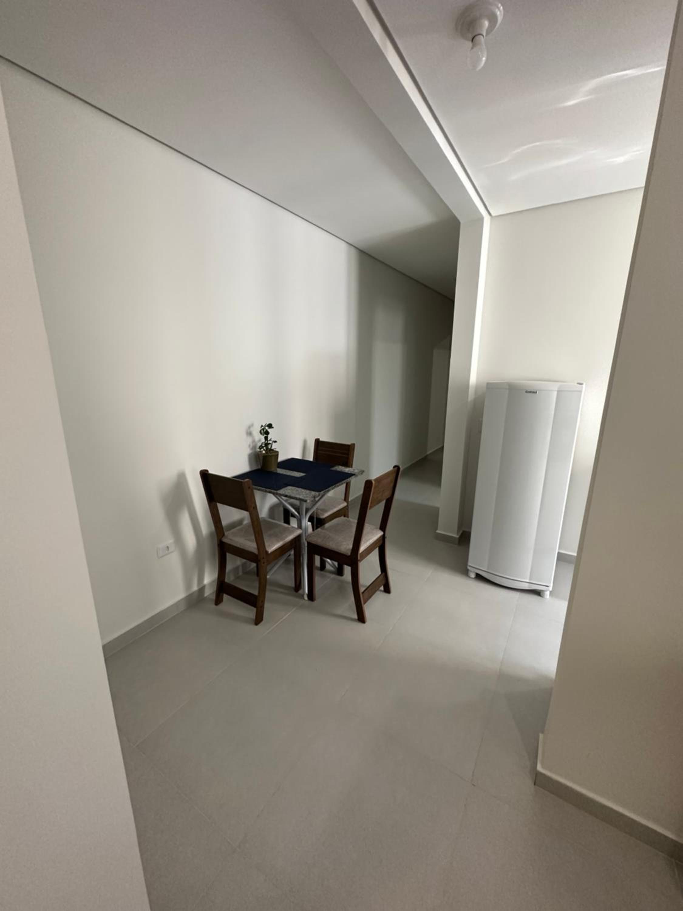 Apartamento dois quartos com garagem no centro de Curitiba