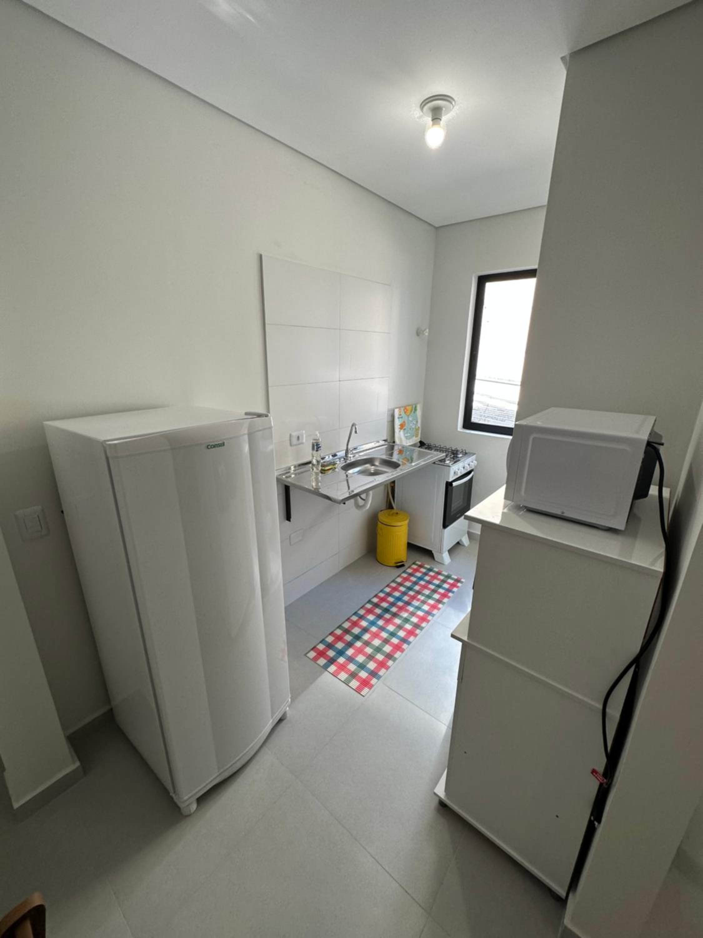 Apartamento dois quartos com garagem no centro de Curitiba