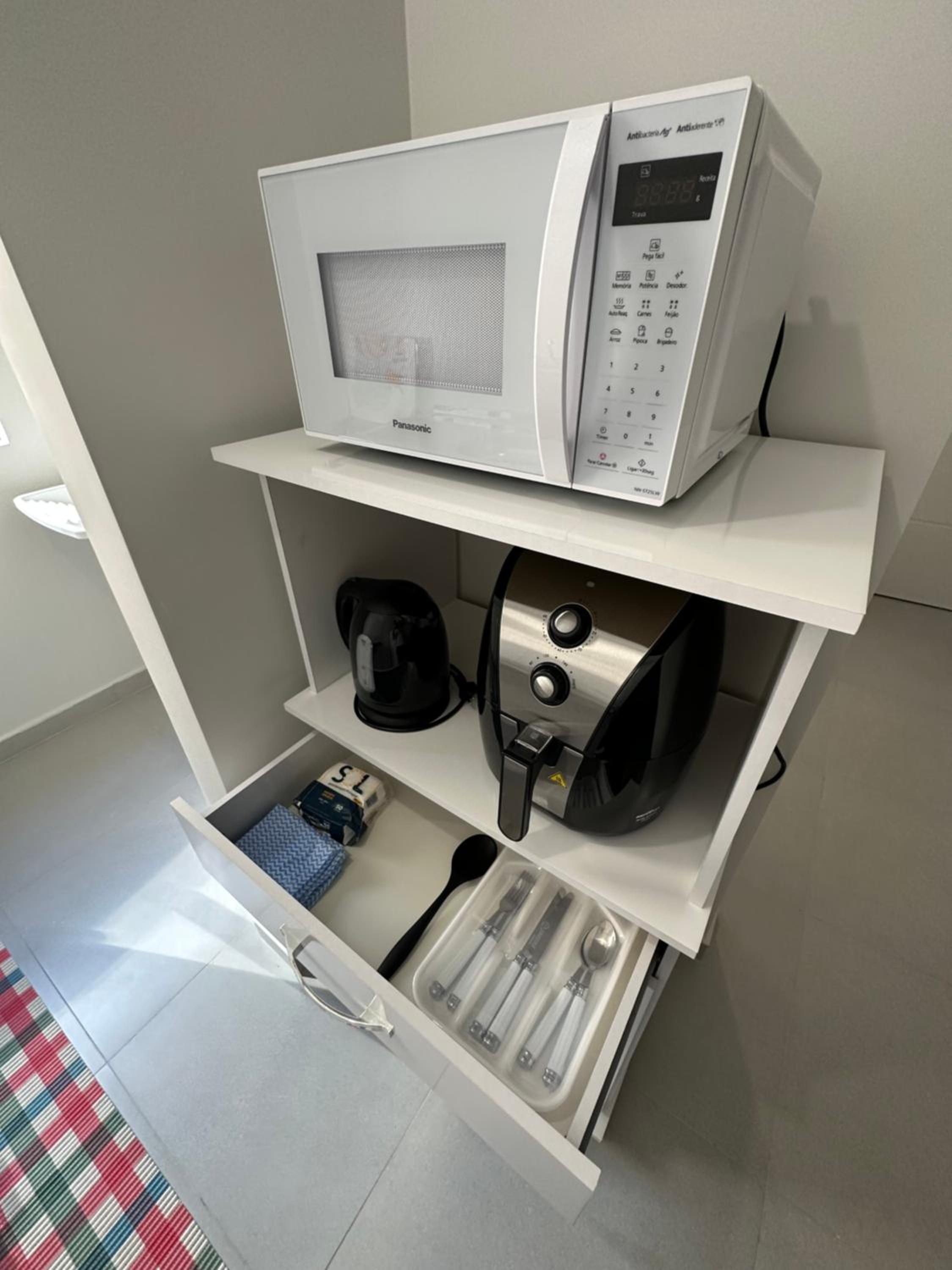 Apartamento dois quartos com garagem no centro de Curitiba