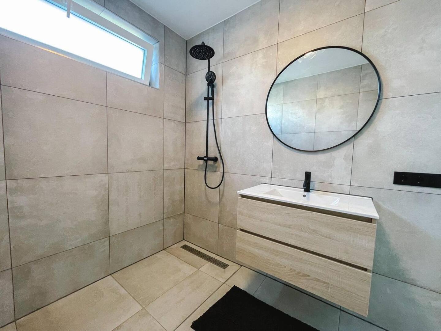 Modern & Convenient Studio