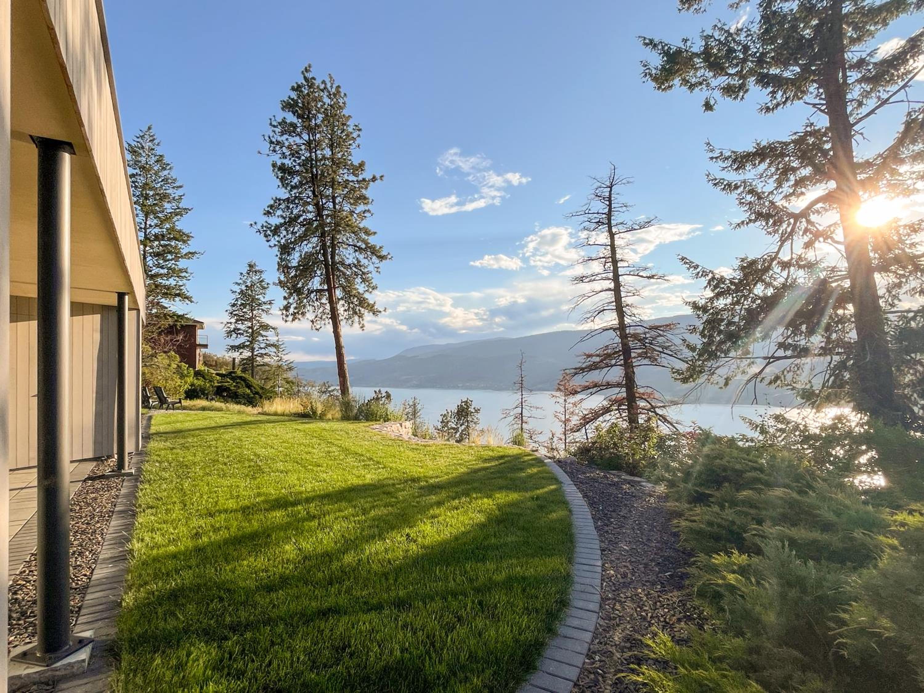 Kelowfornia Lakeview Retreat